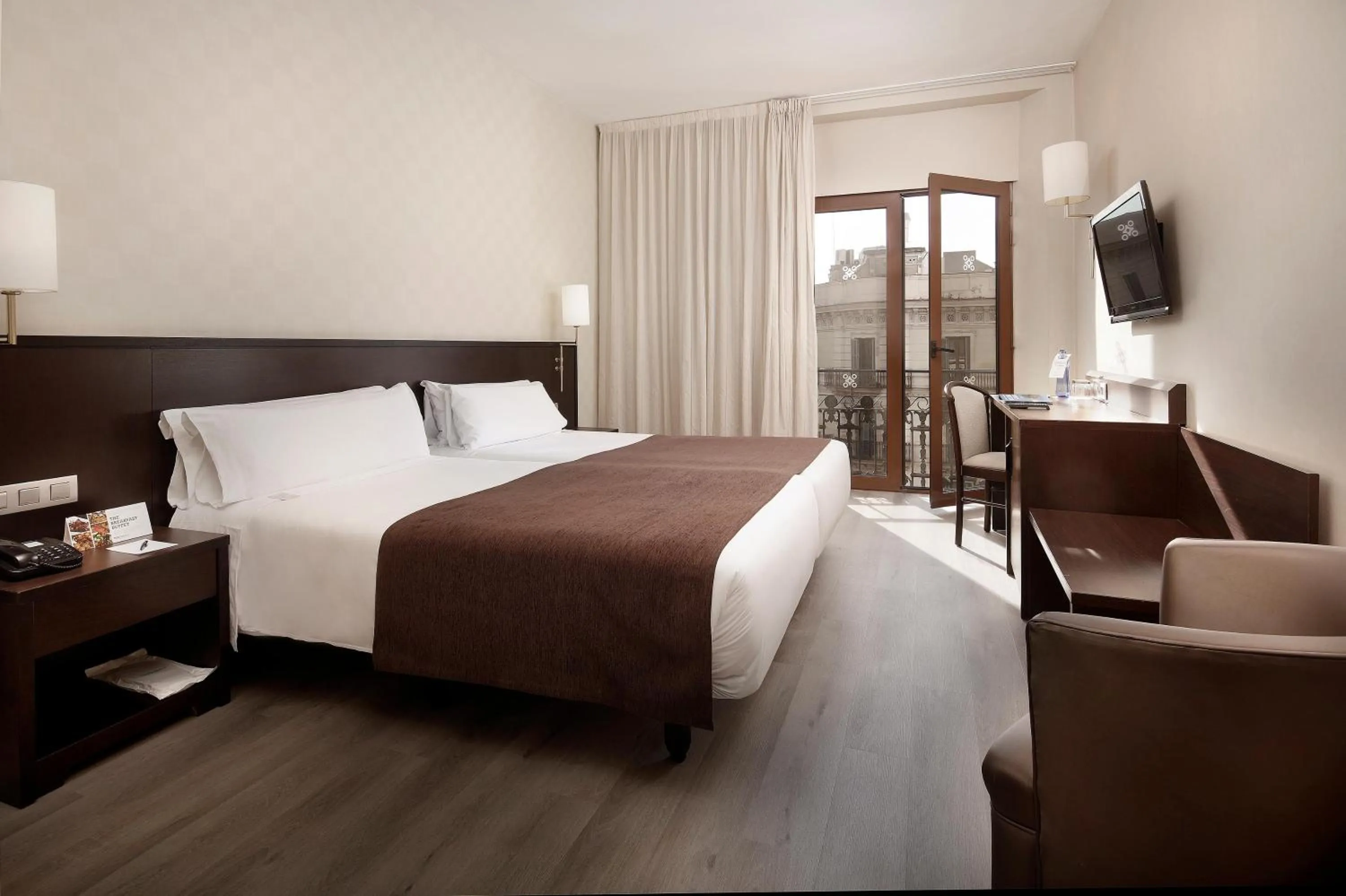 Photo of the whole room, Bed in HCC Regente