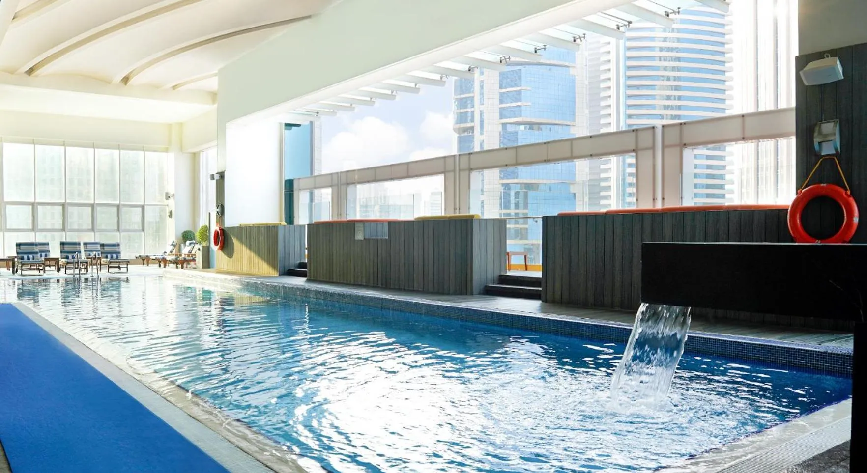 Swimming pool in Delta Hotels by Marriott City Center Doha