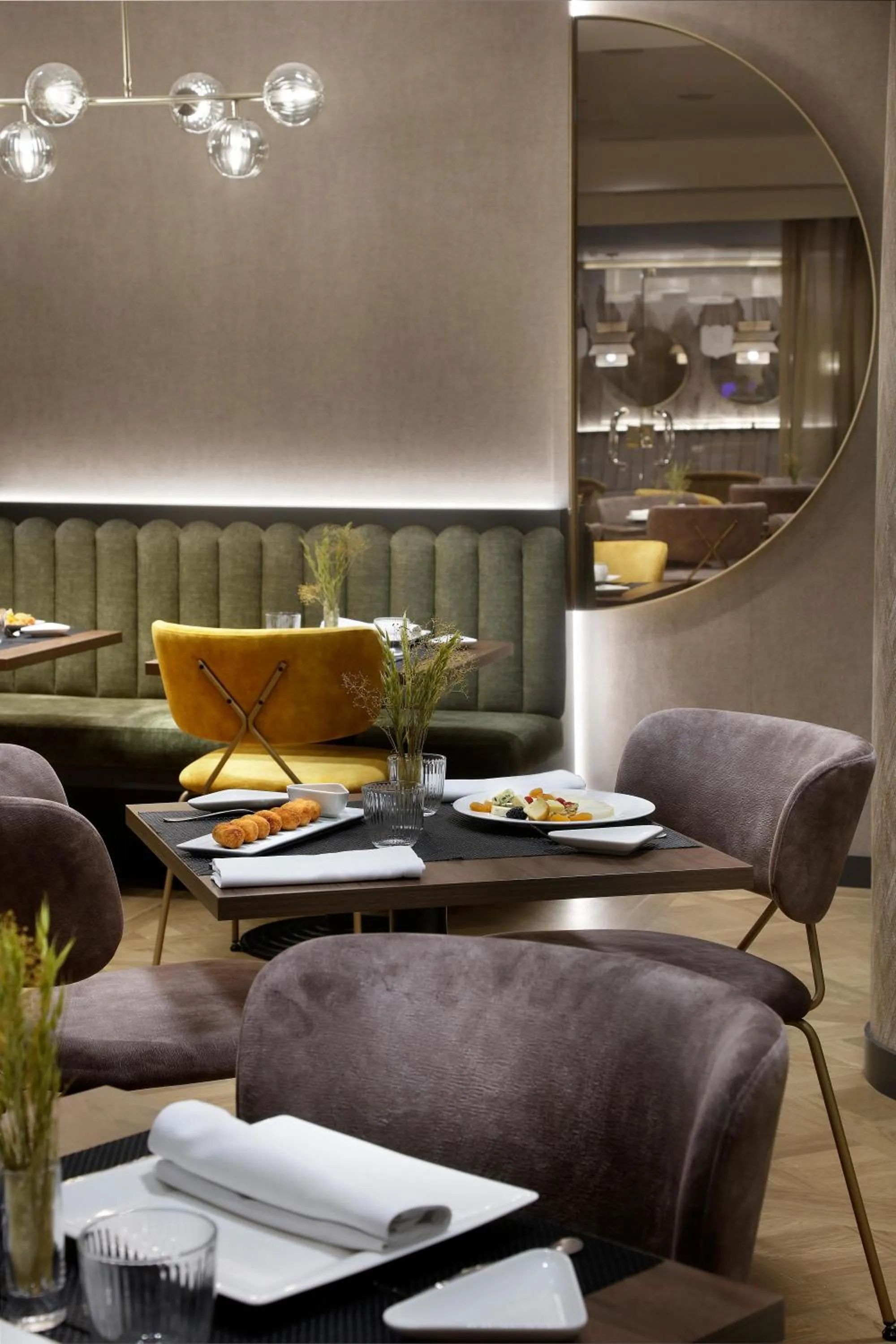 Restaurant/places to eat in HCC St. Moritz