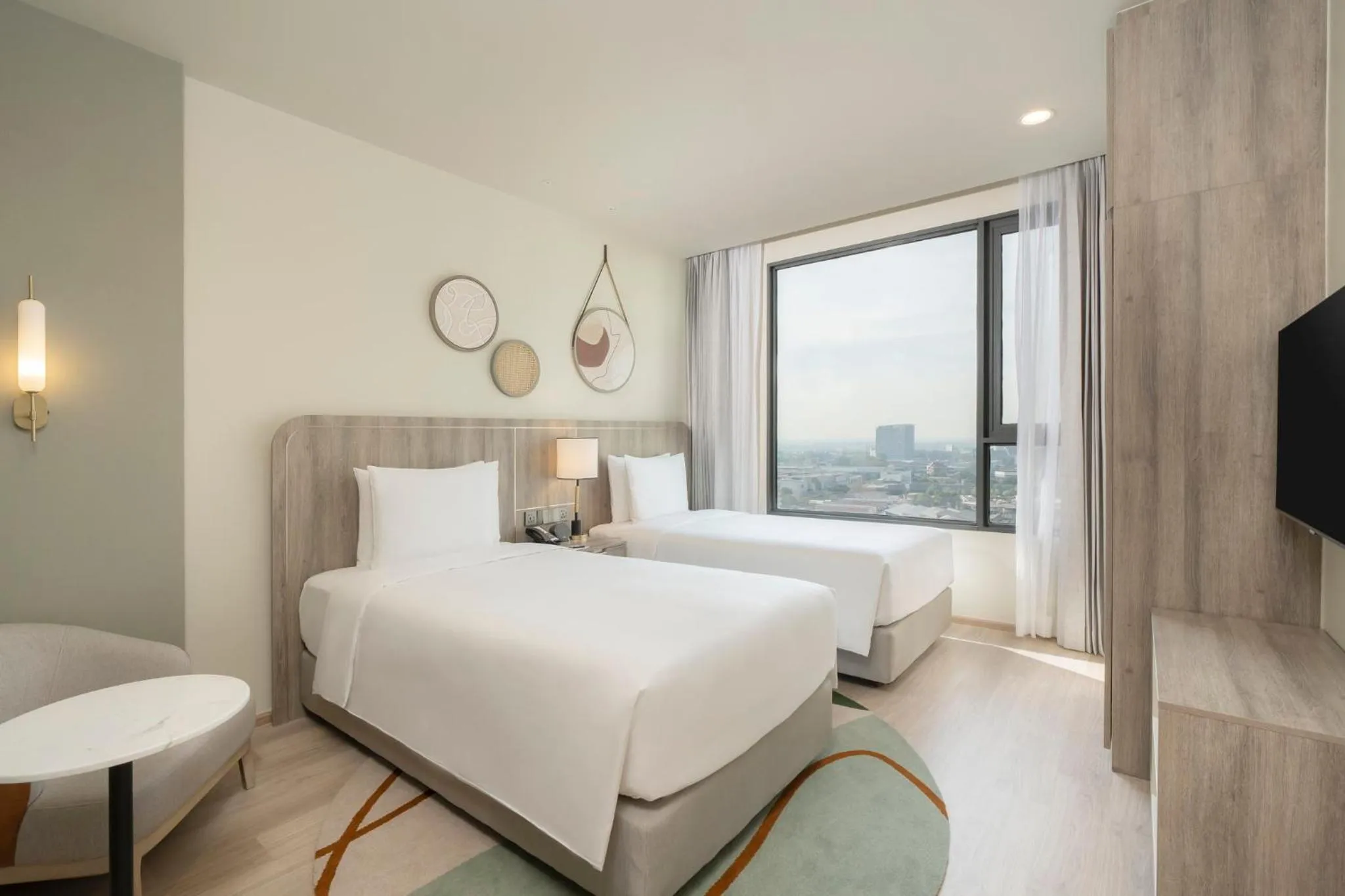 Photo of the whole room, Bed in Staybridge Suites Bangkok Sukhumvit by IHG
