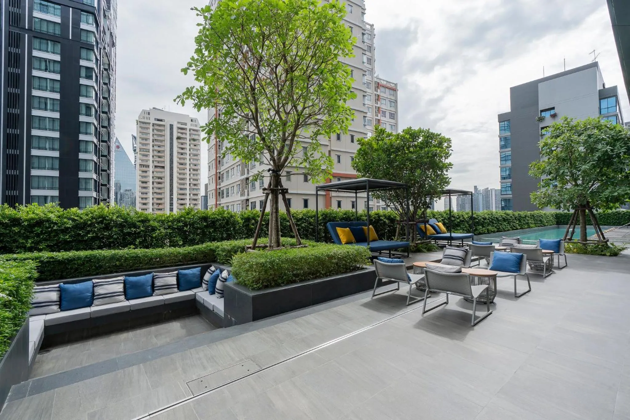 Swimming pool in Staybridge Suites Bangkok Sukhumvit by IHG