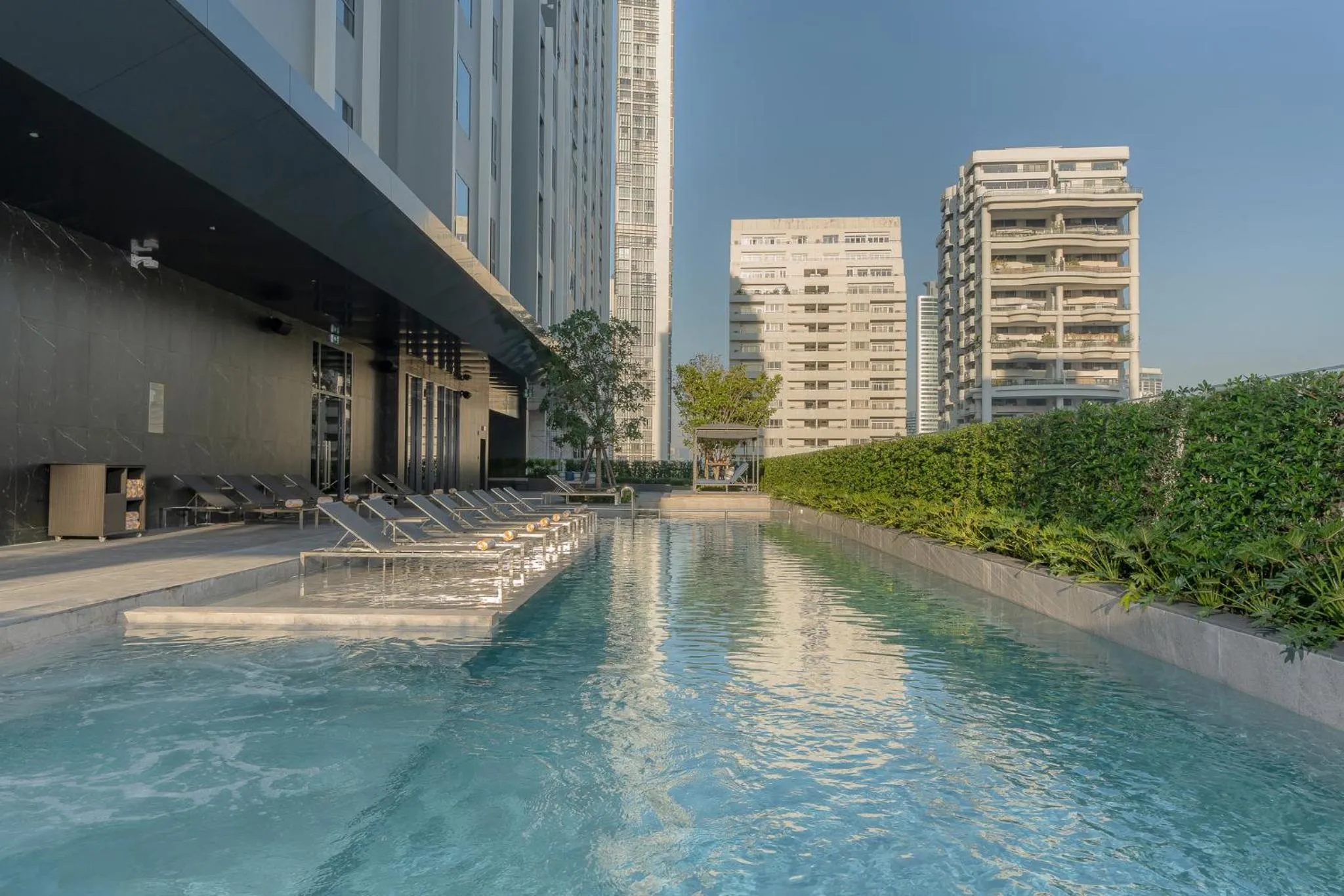 Swimming pool in Staybridge Suites Bangkok Sukhumvit by IHG