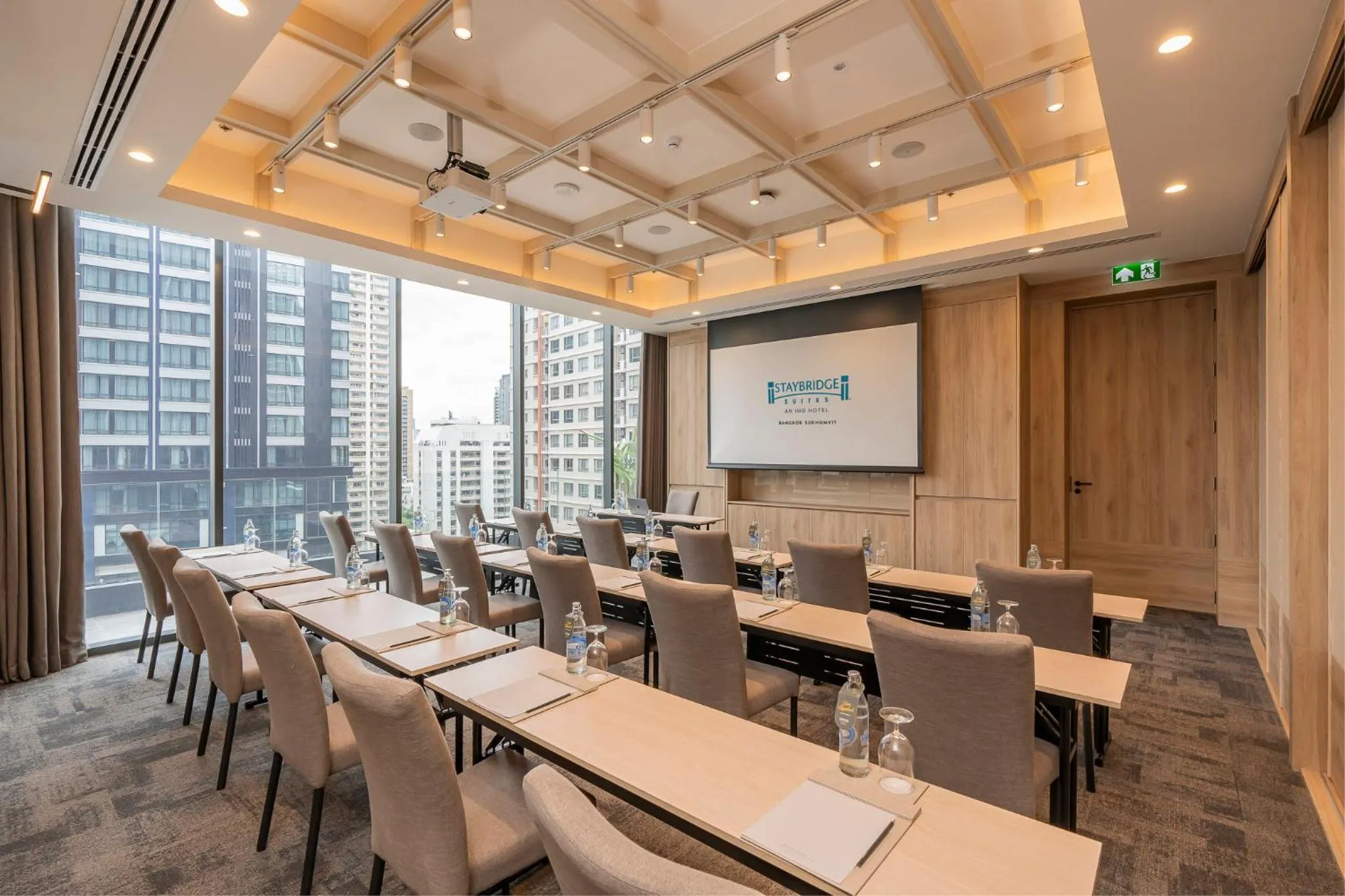 Meeting/conference room in Staybridge Suites Bangkok Sukhumvit by IHG