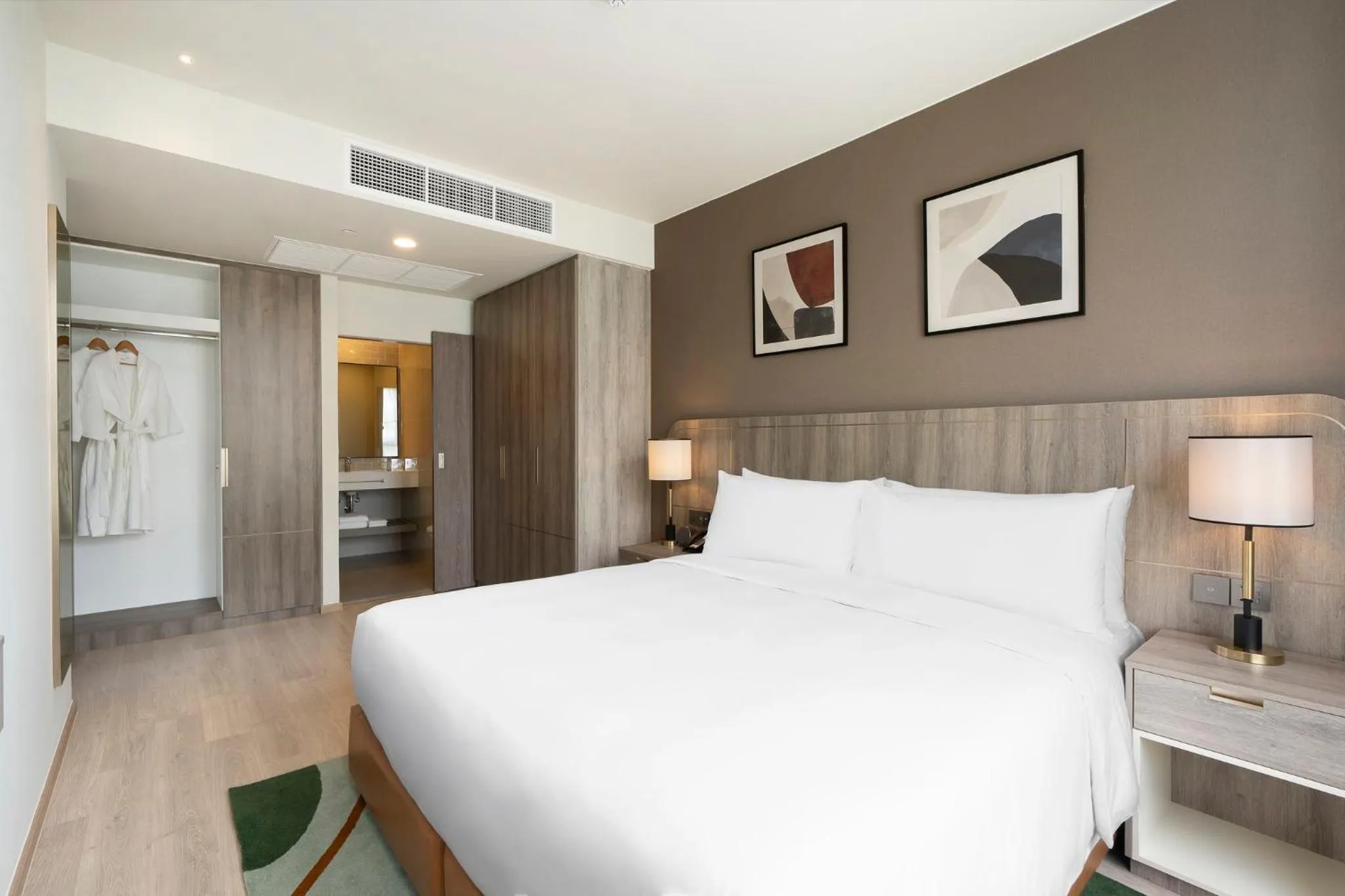 Photo of the whole room, Bed in Staybridge Suites Bangkok Sukhumvit by IHG