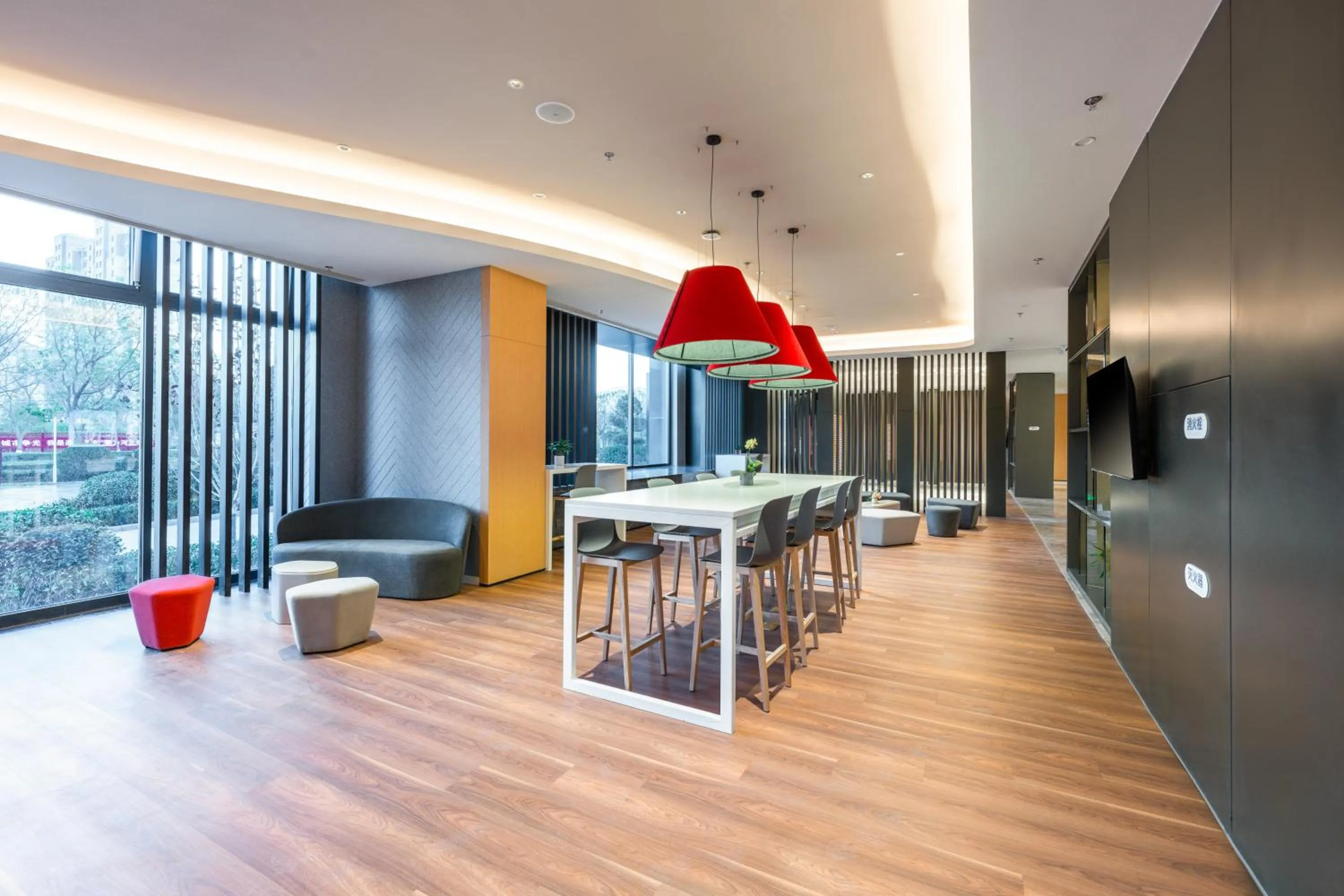 Seating area in Holiday Inn Express Xinji City Center by IHG