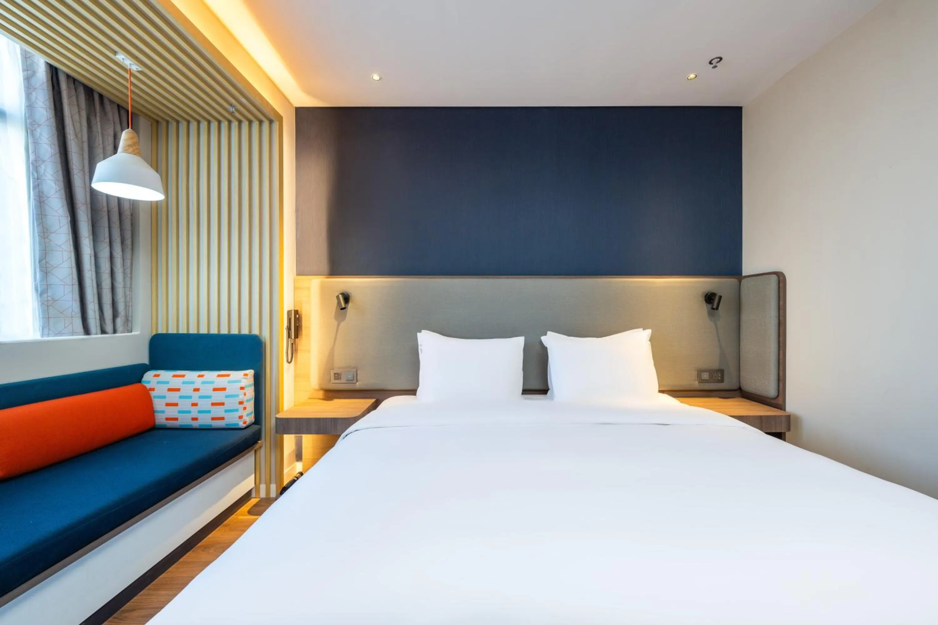 Bedroom, Bed in Holiday Inn Express Xinji City Center by IHG