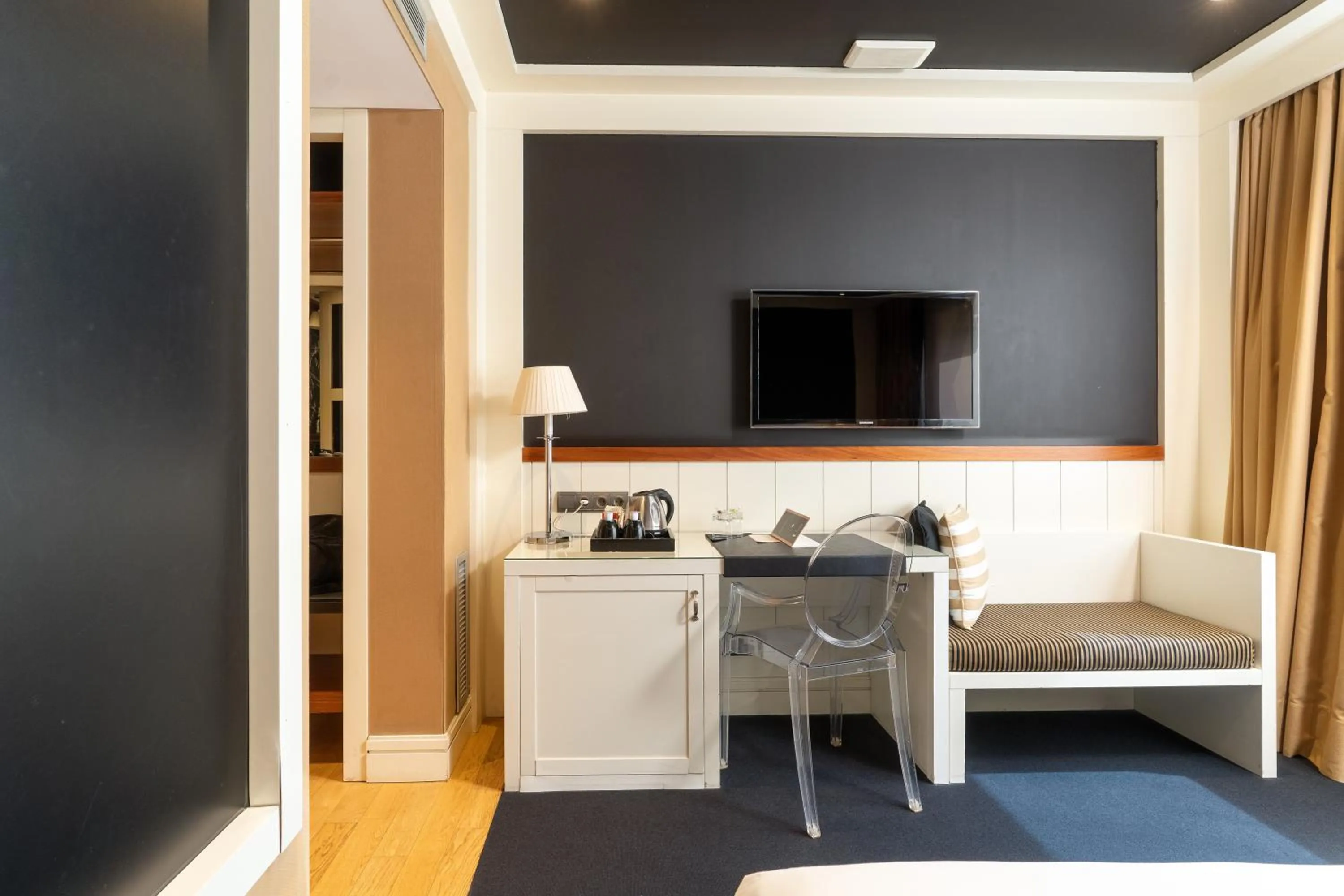 TV and multimedia in U232 Hotel