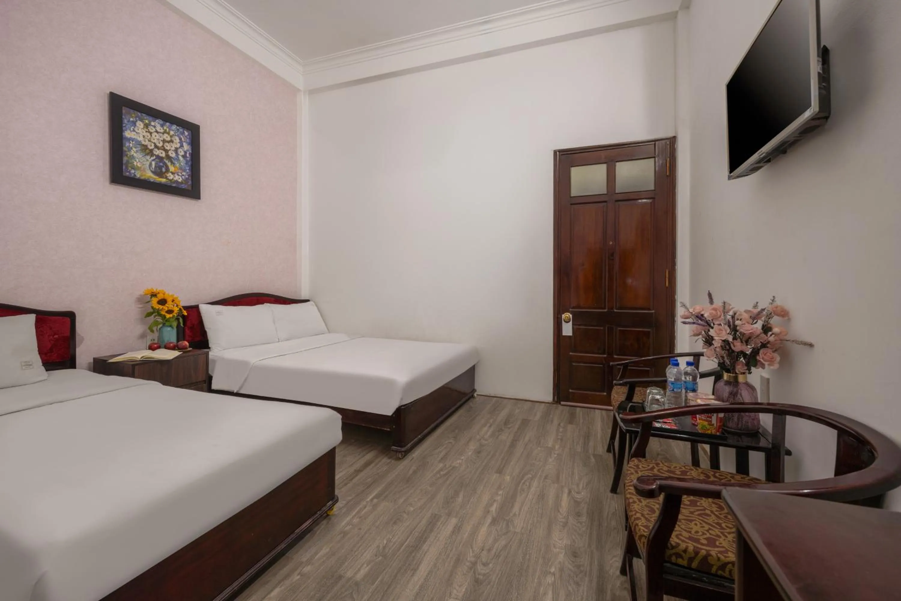 Bedroom, Bed in KLY Hotel