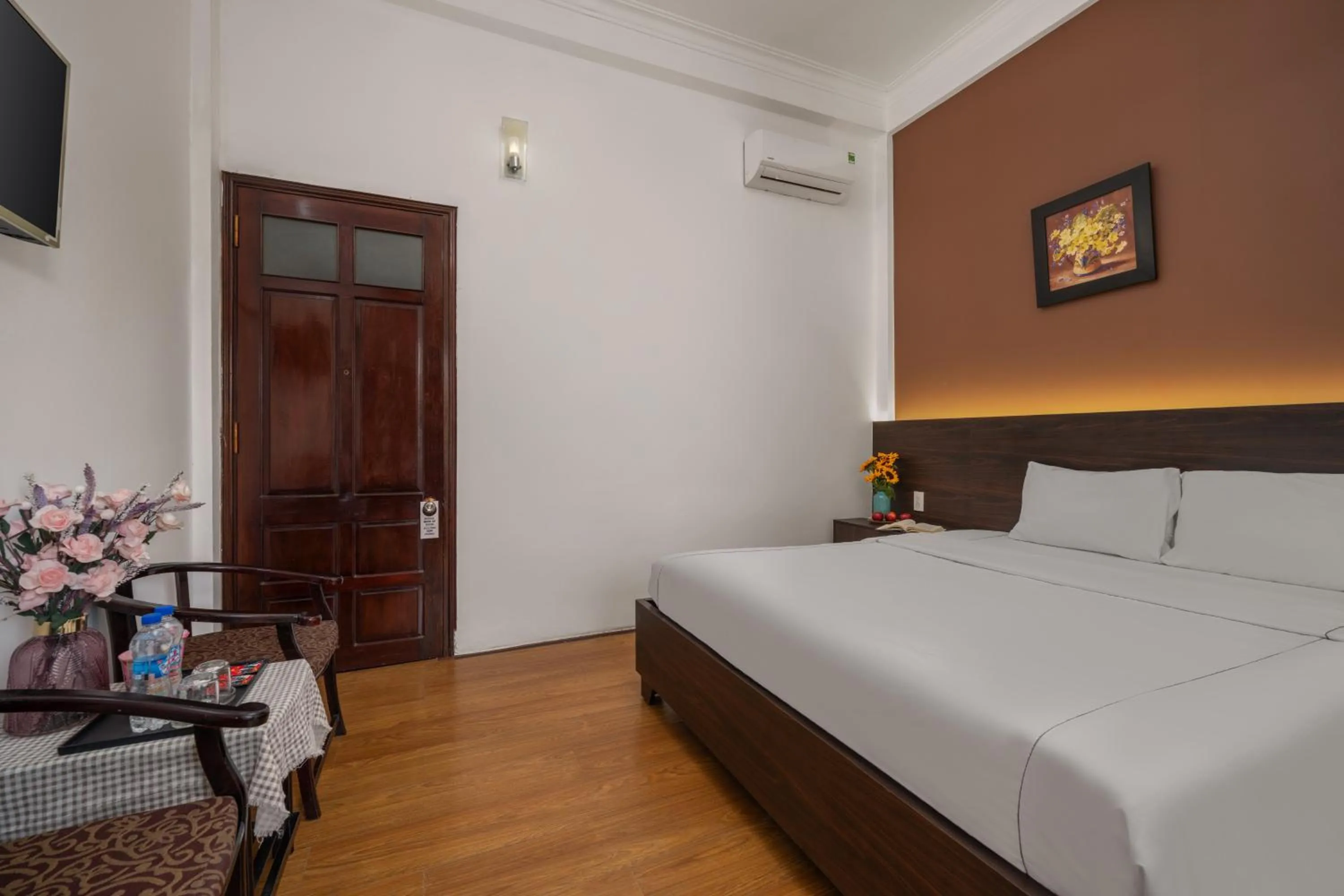 Bedroom, Bed in KLY Hotel