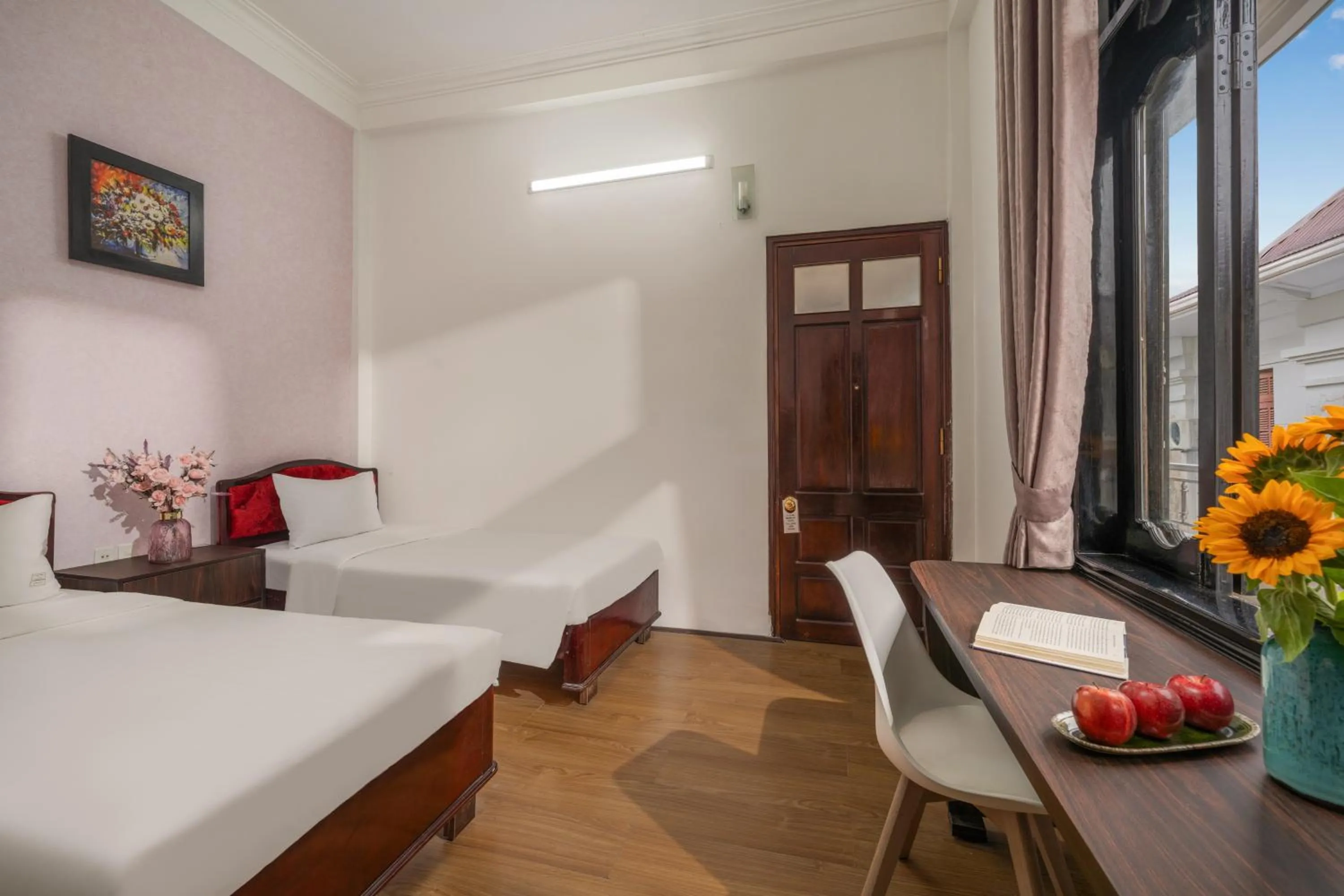 Bedroom, Bed in KLY Hotel