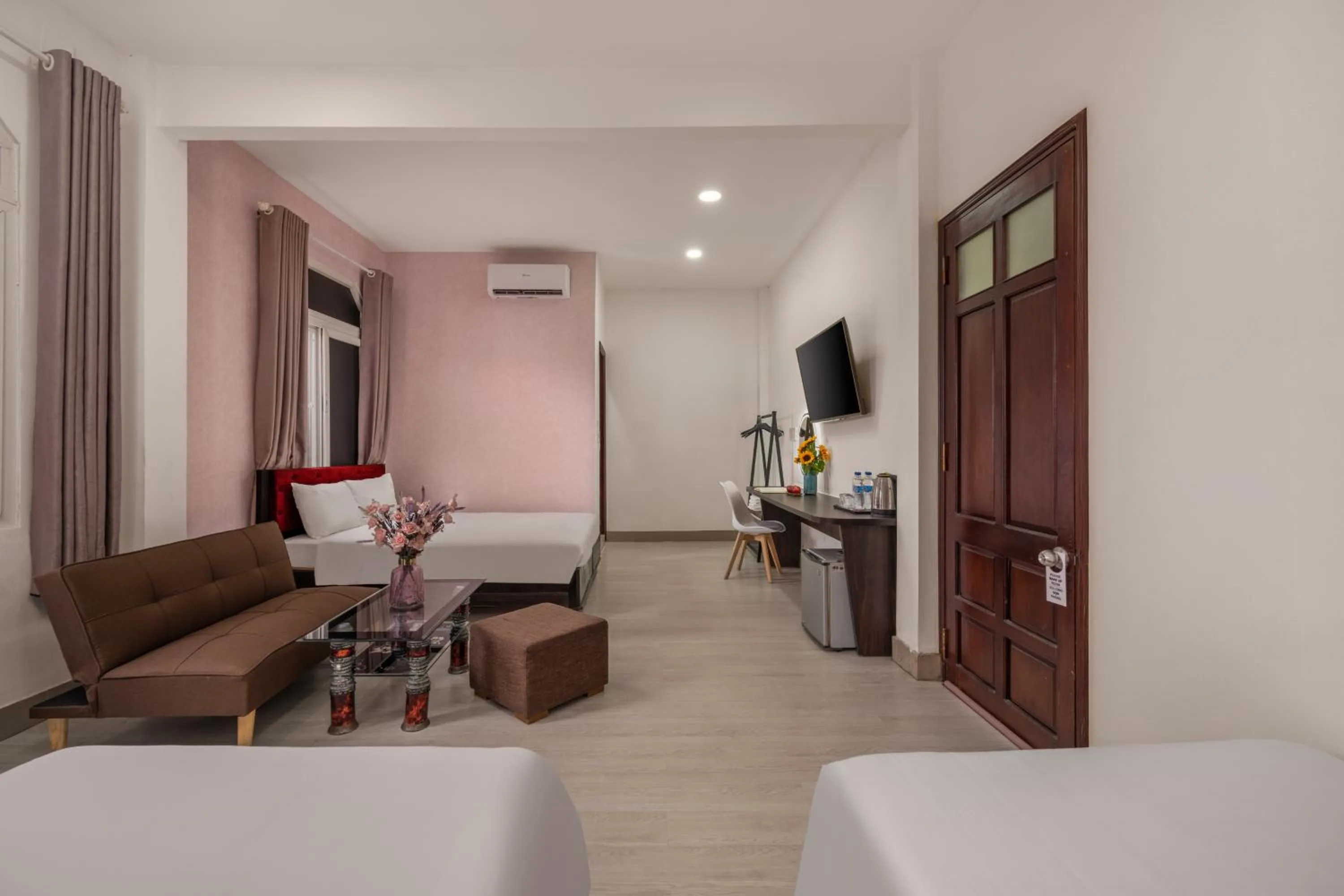 Bedroom, Bed in KLY Hotel