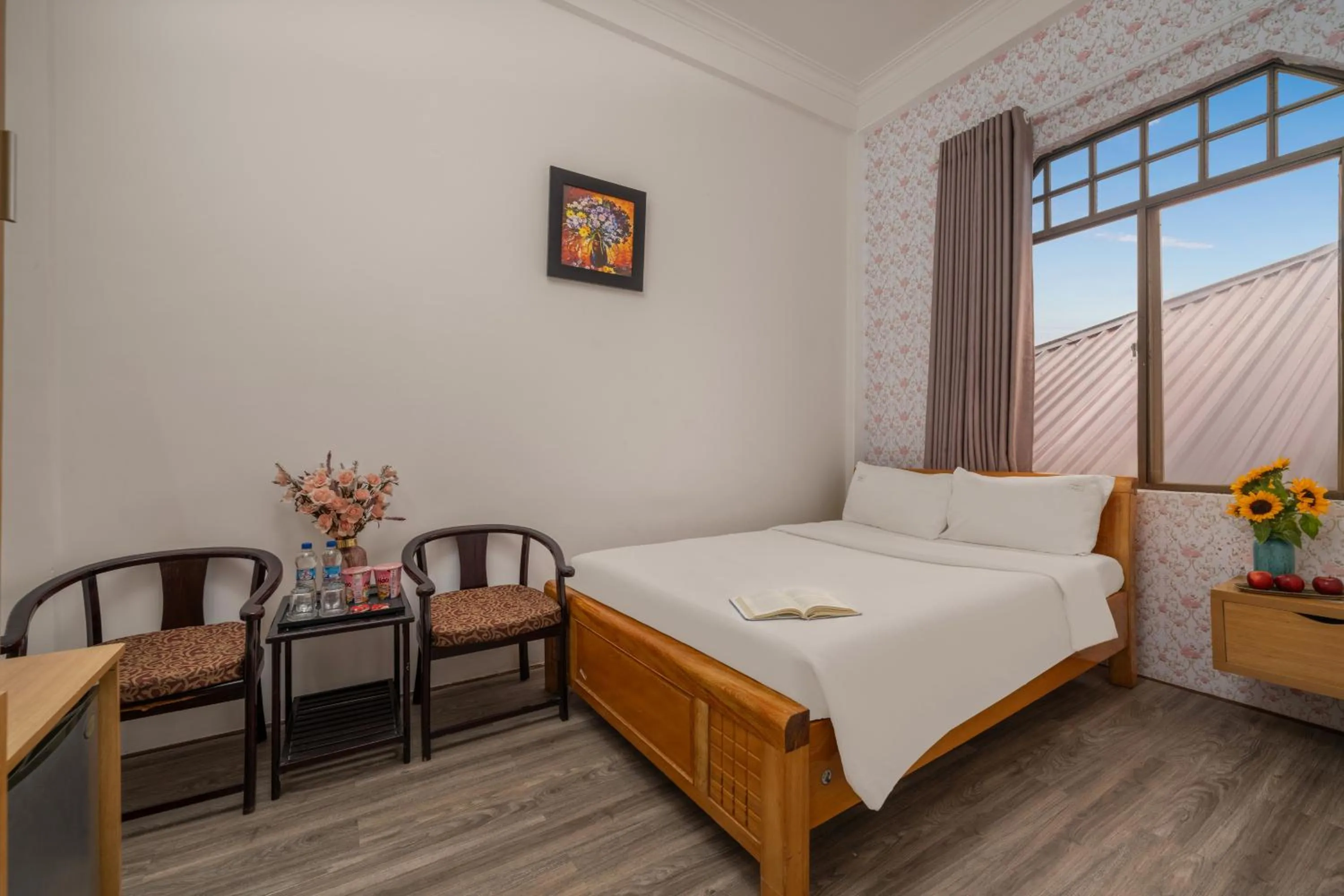 Bedroom, Bed in KLY Hotel