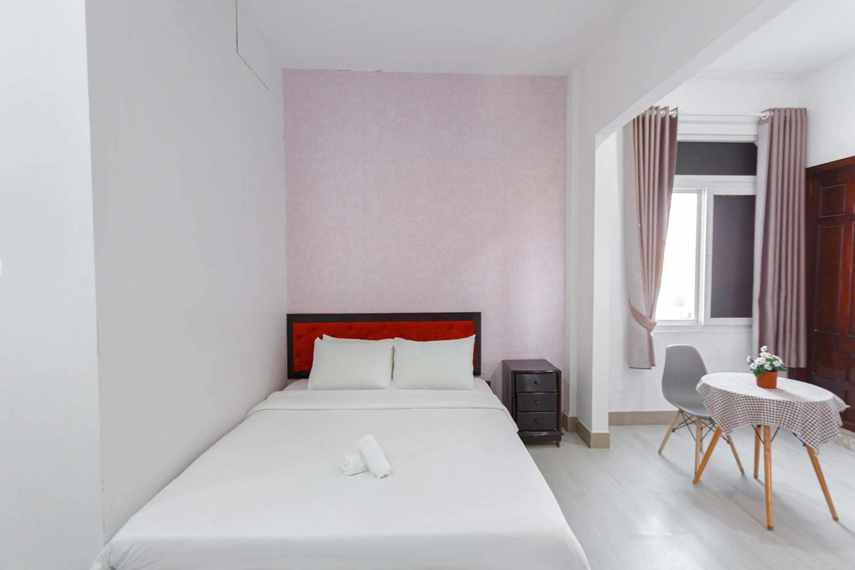 Bedroom, Bed in KLY Hotel