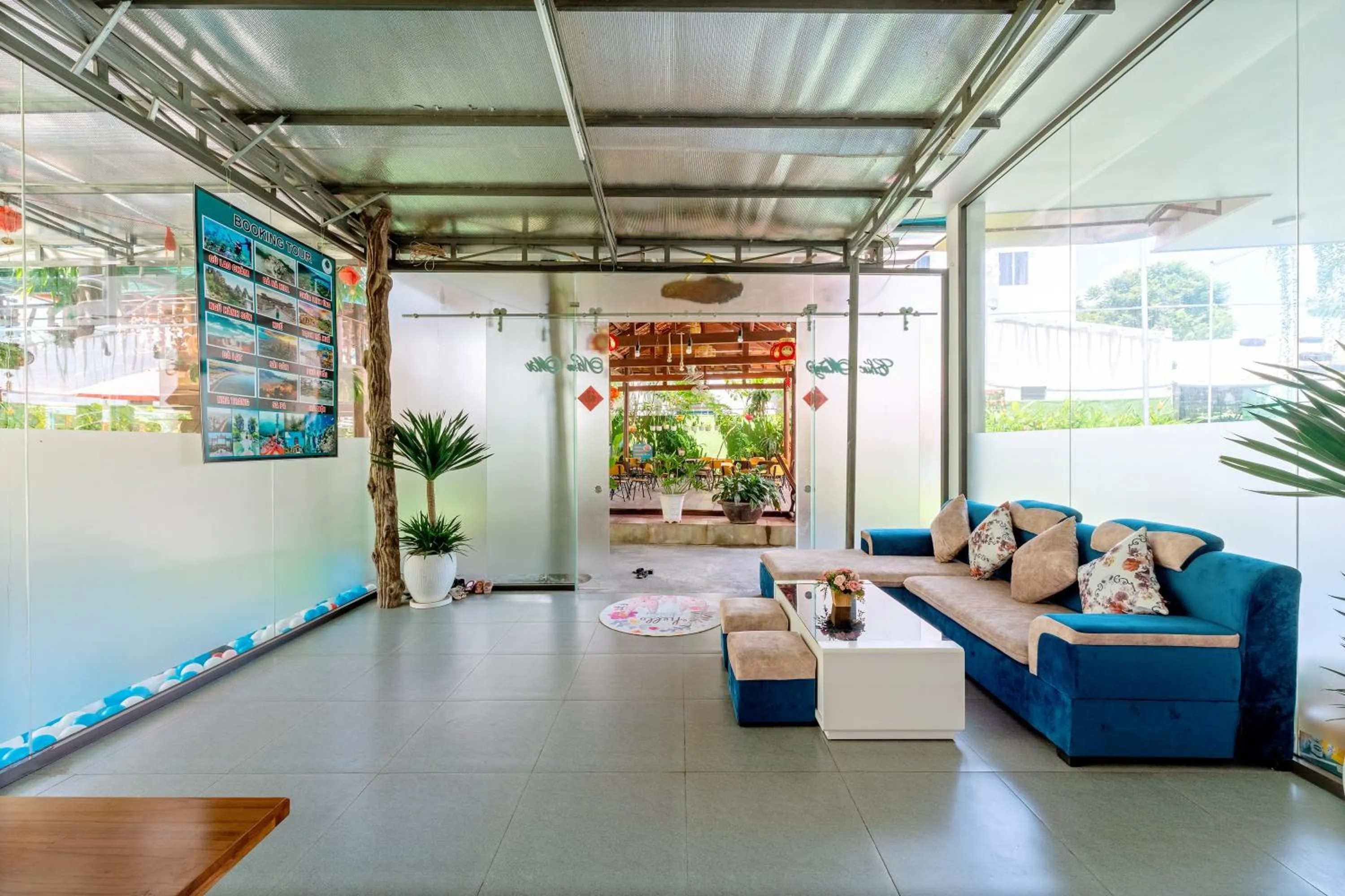 Seating area in Alley Garden Homestay Hoi An
