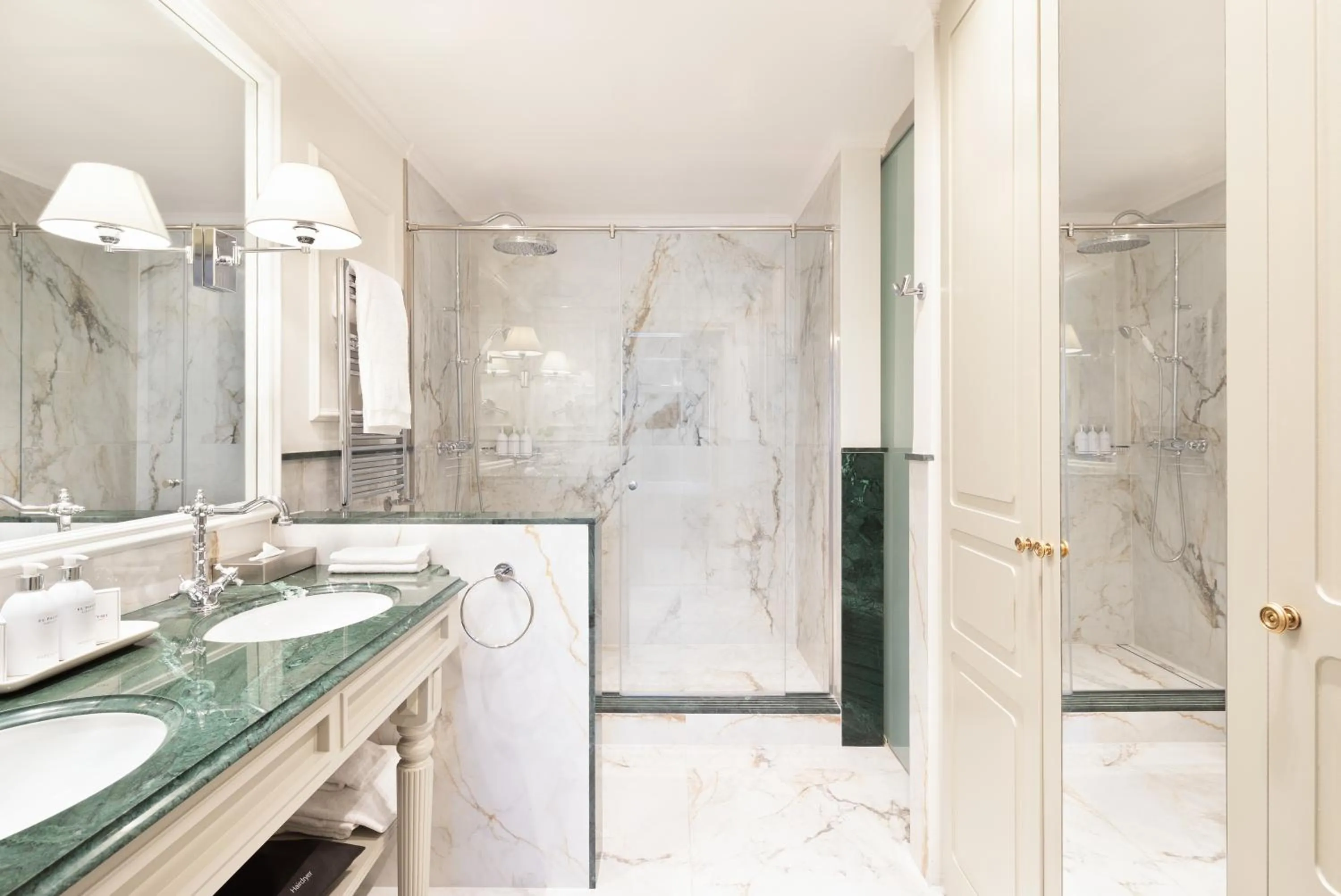 Bathroom in Hotel El Palace Barcelona