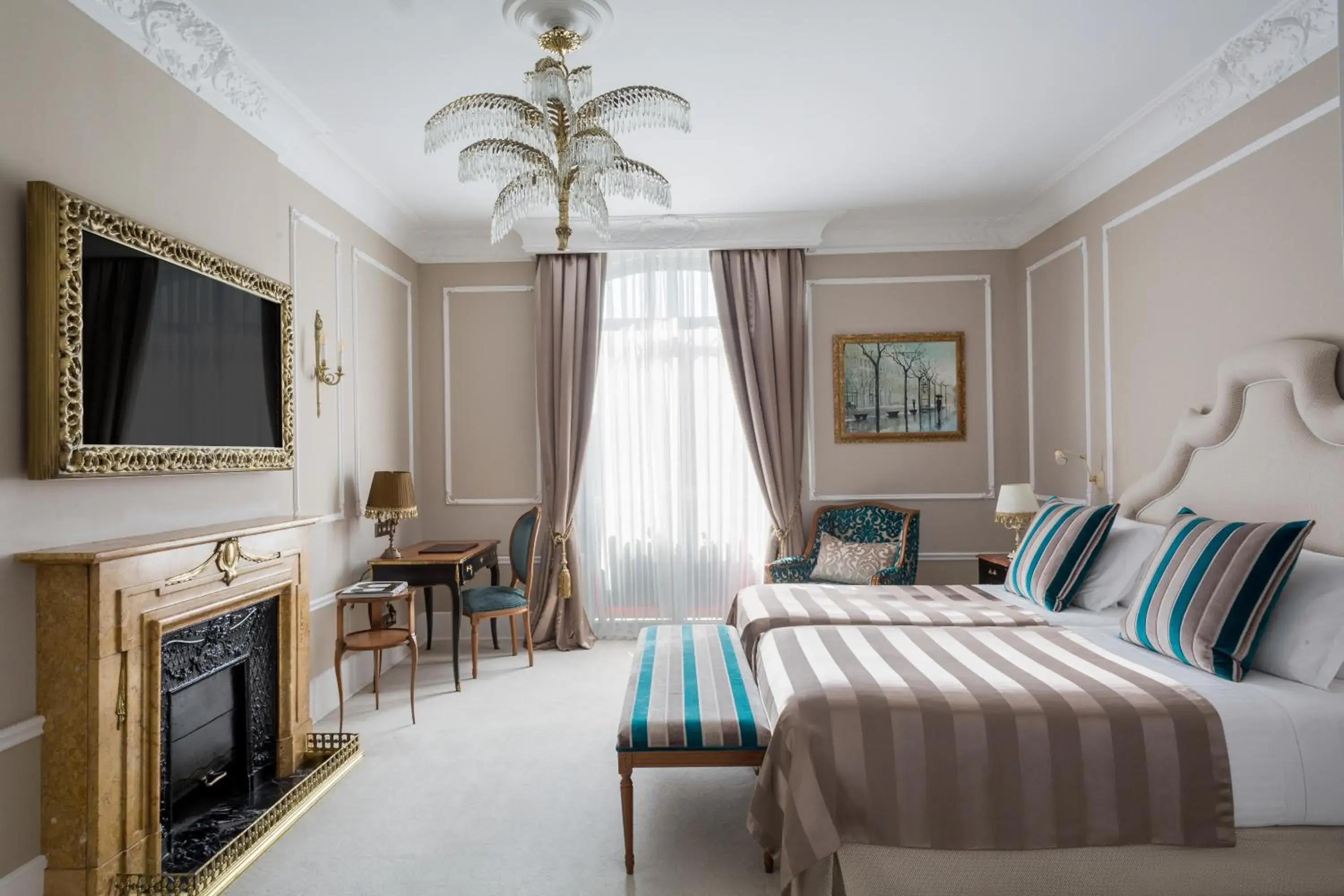 Grand Deluxe Double Room in Hotel El Palace Barcelona Grand Deluxe Double Room in Hotel El Palace Barcelona