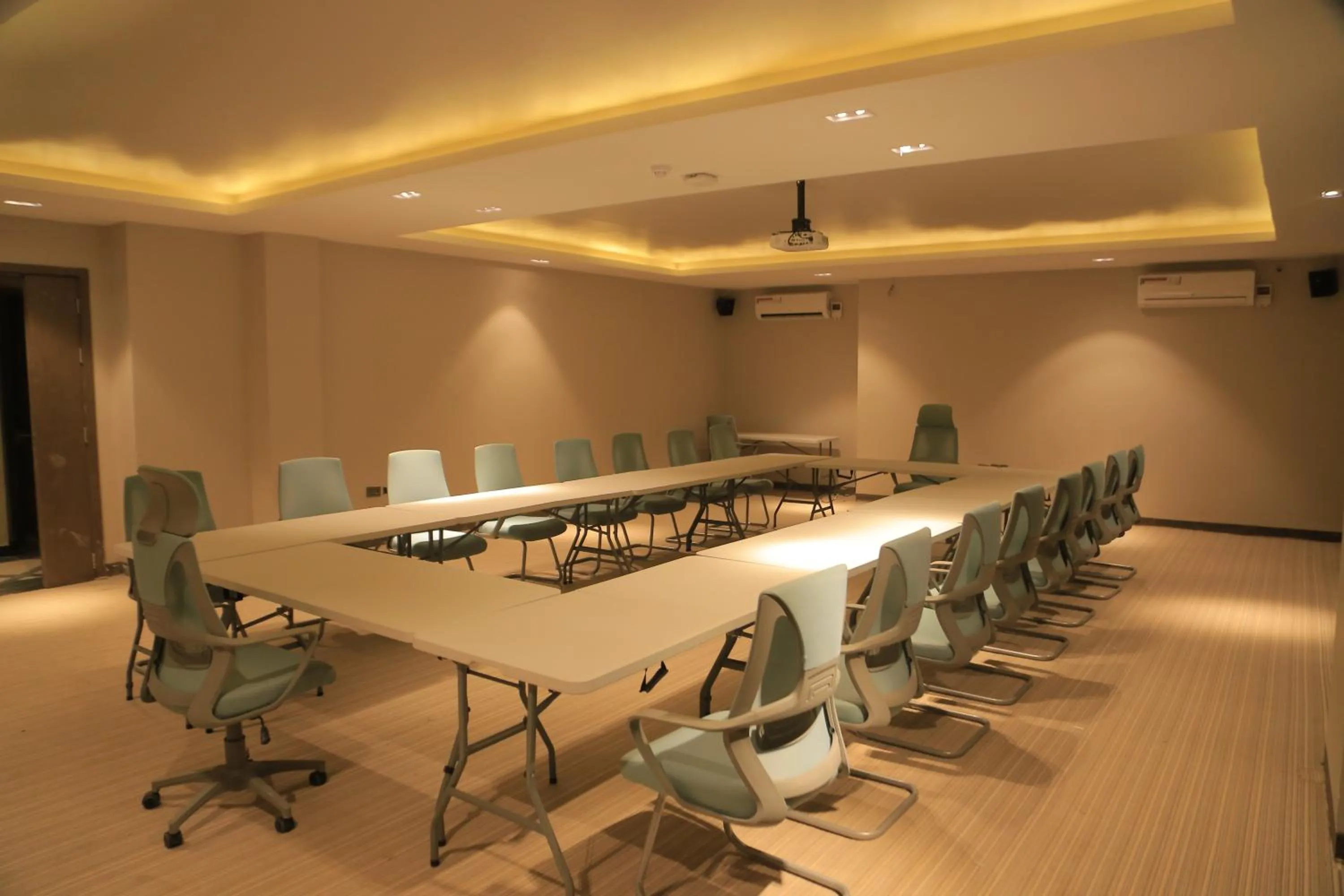 Zara Garden Hotel and Apartments