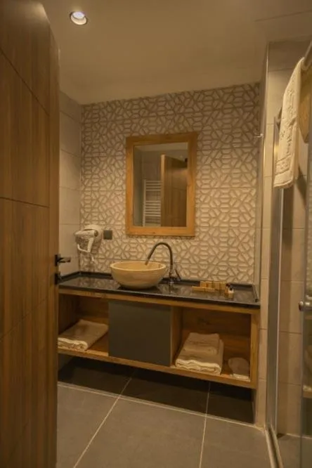 Bathroom in PAZARCIK MOUNTAIN HOTEL