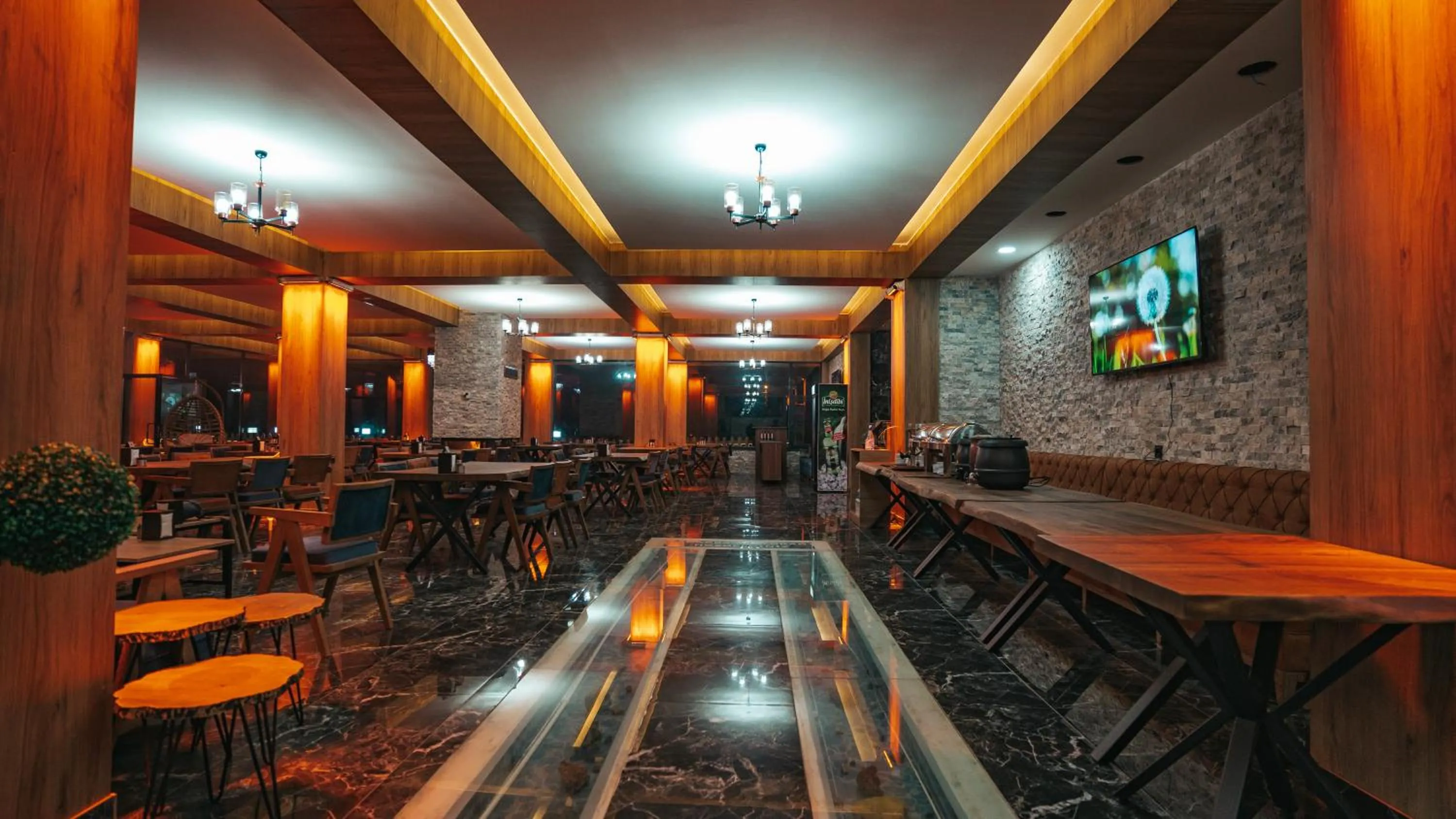 Restaurant/places to eat in PAZARCIK MOUNTAIN HOTEL