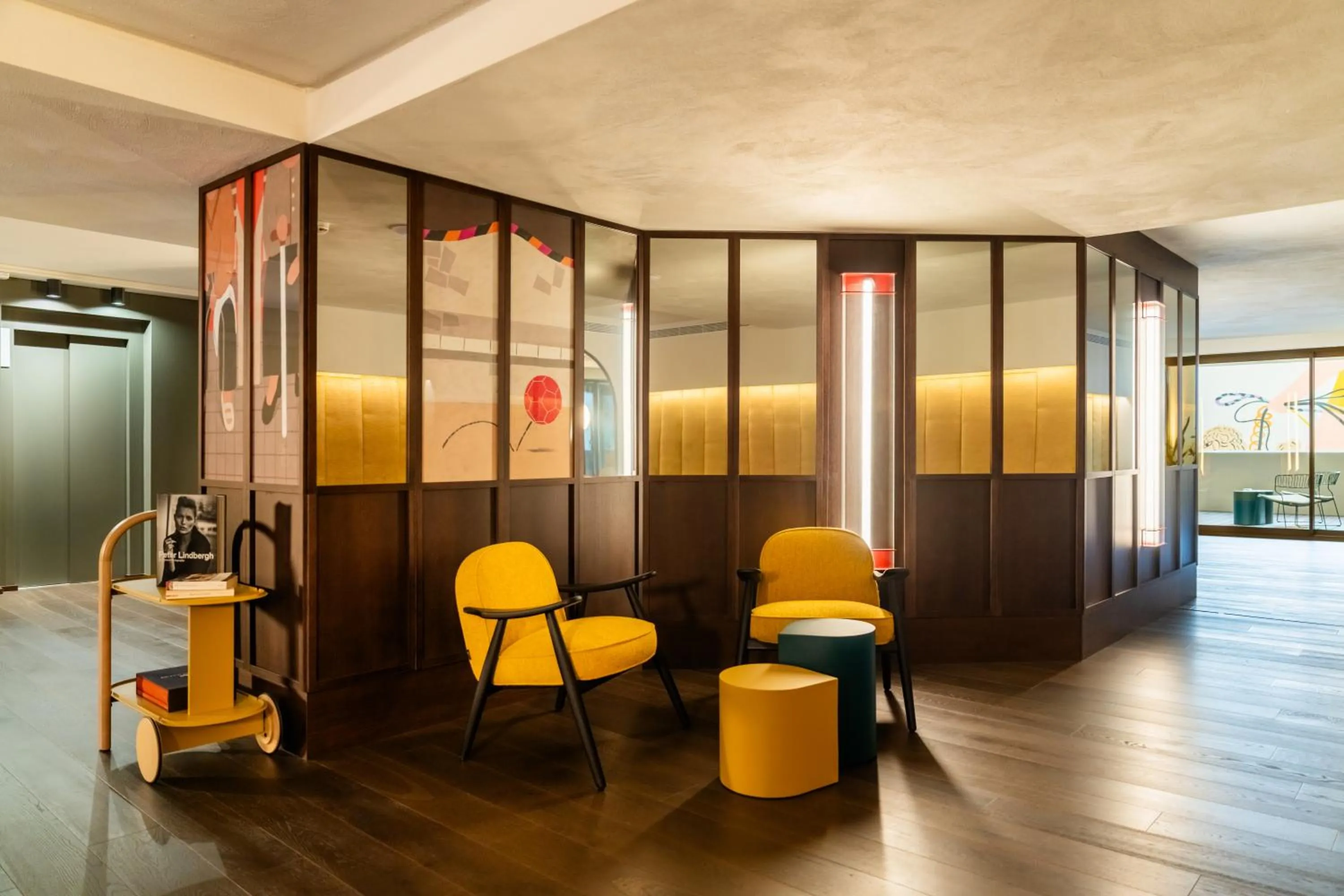 Seating area in Onix Fira