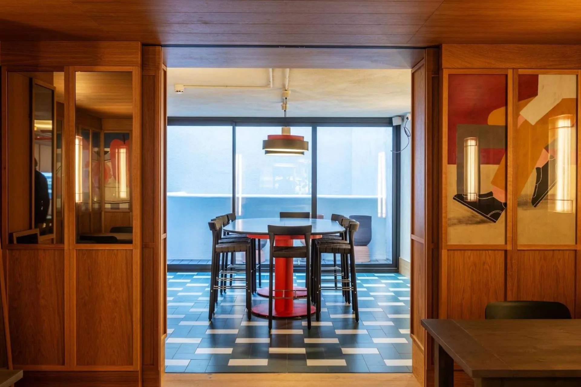 Dining area in Onix Fira