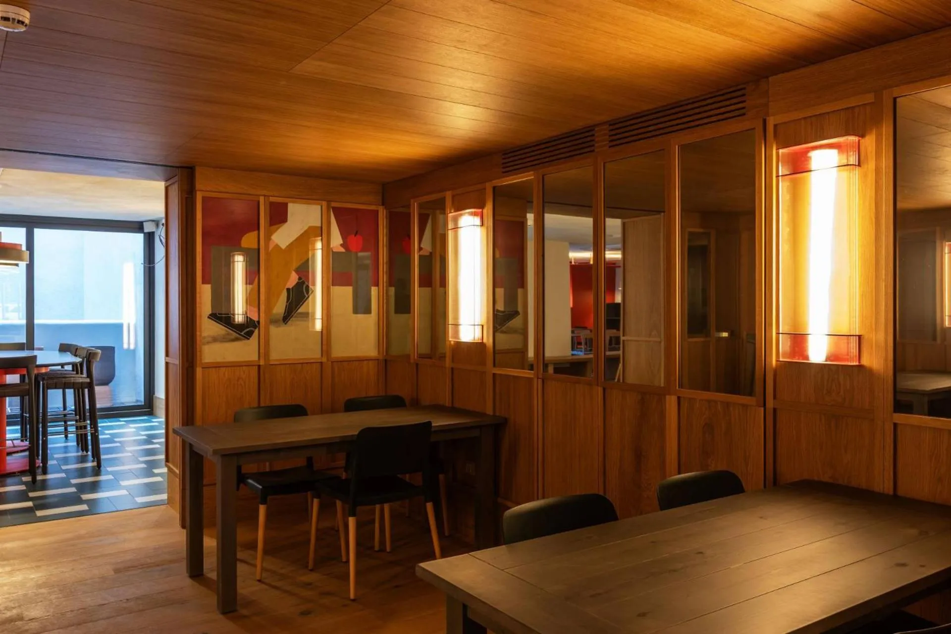 Dining area in Onix Fira