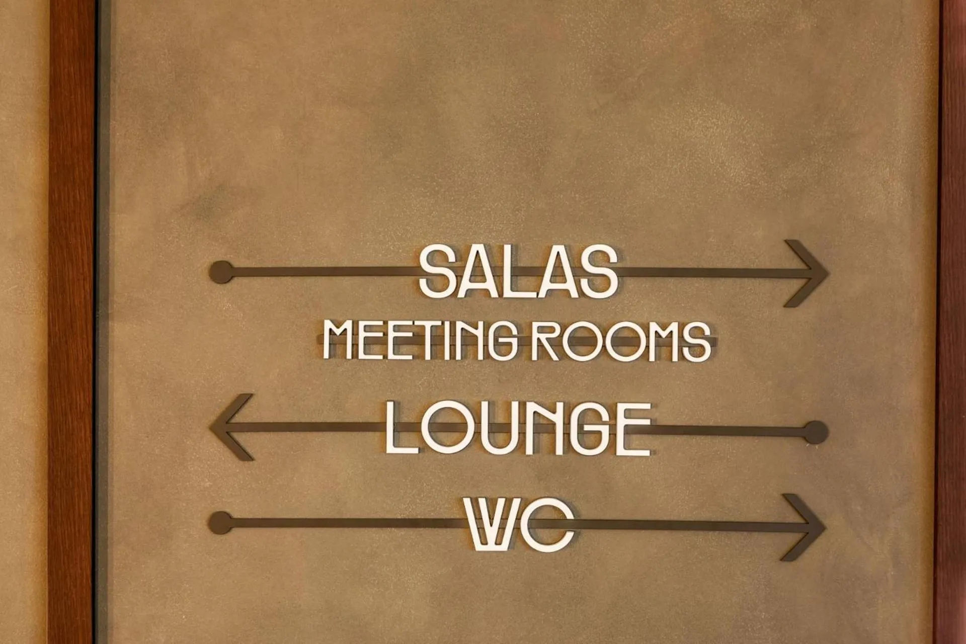 Decorative detail in Onix Fira