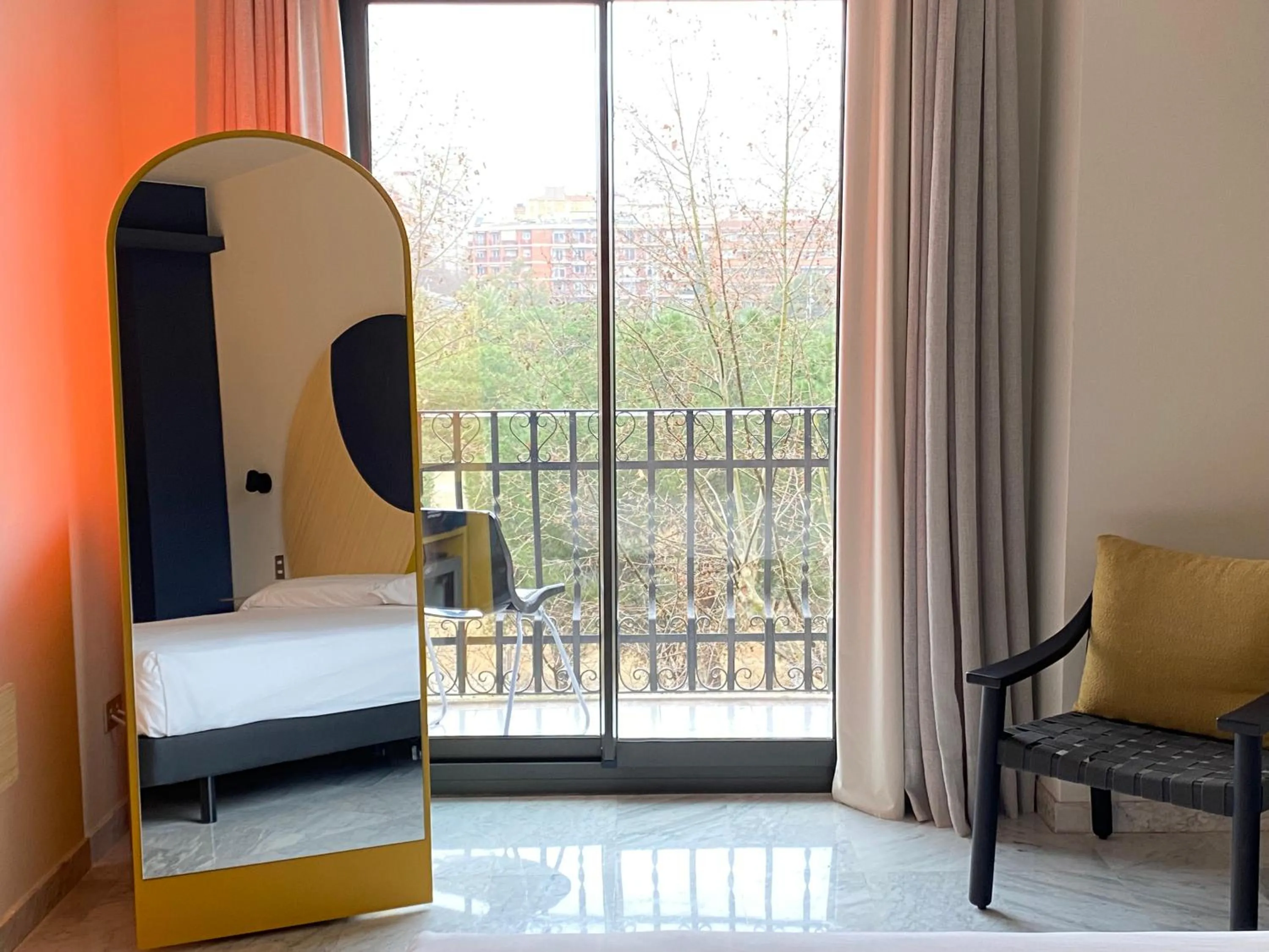 Decorative detail, Bed in Onix Fira