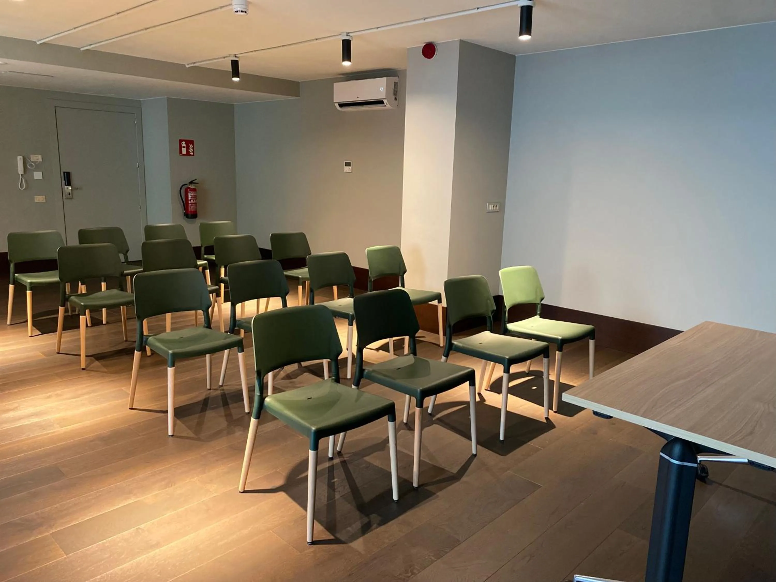 Meeting/conference room in Onix Fira