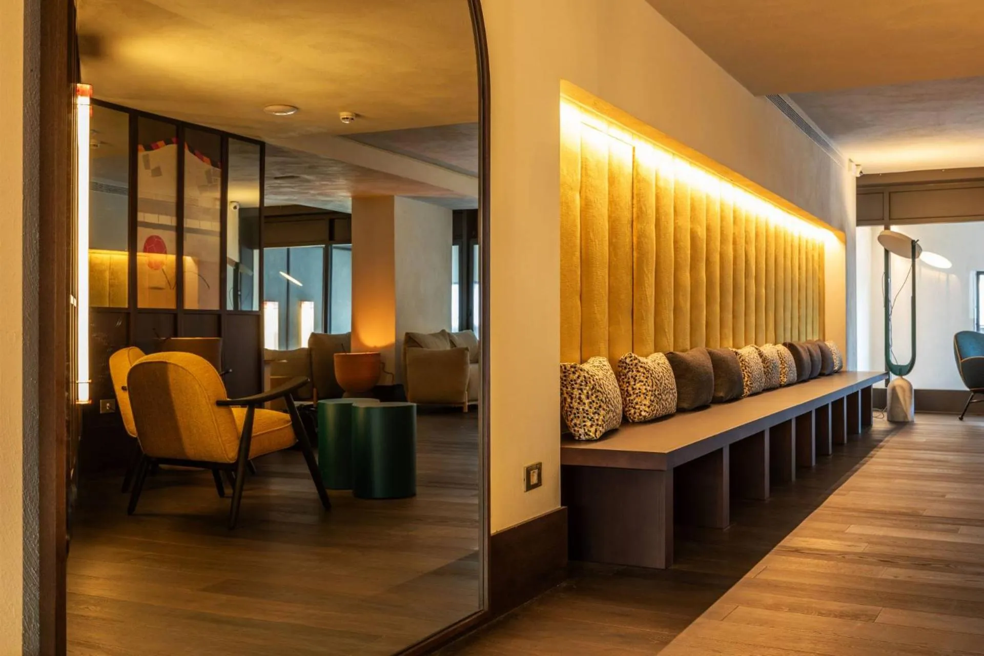 Seating area in Onix Fira