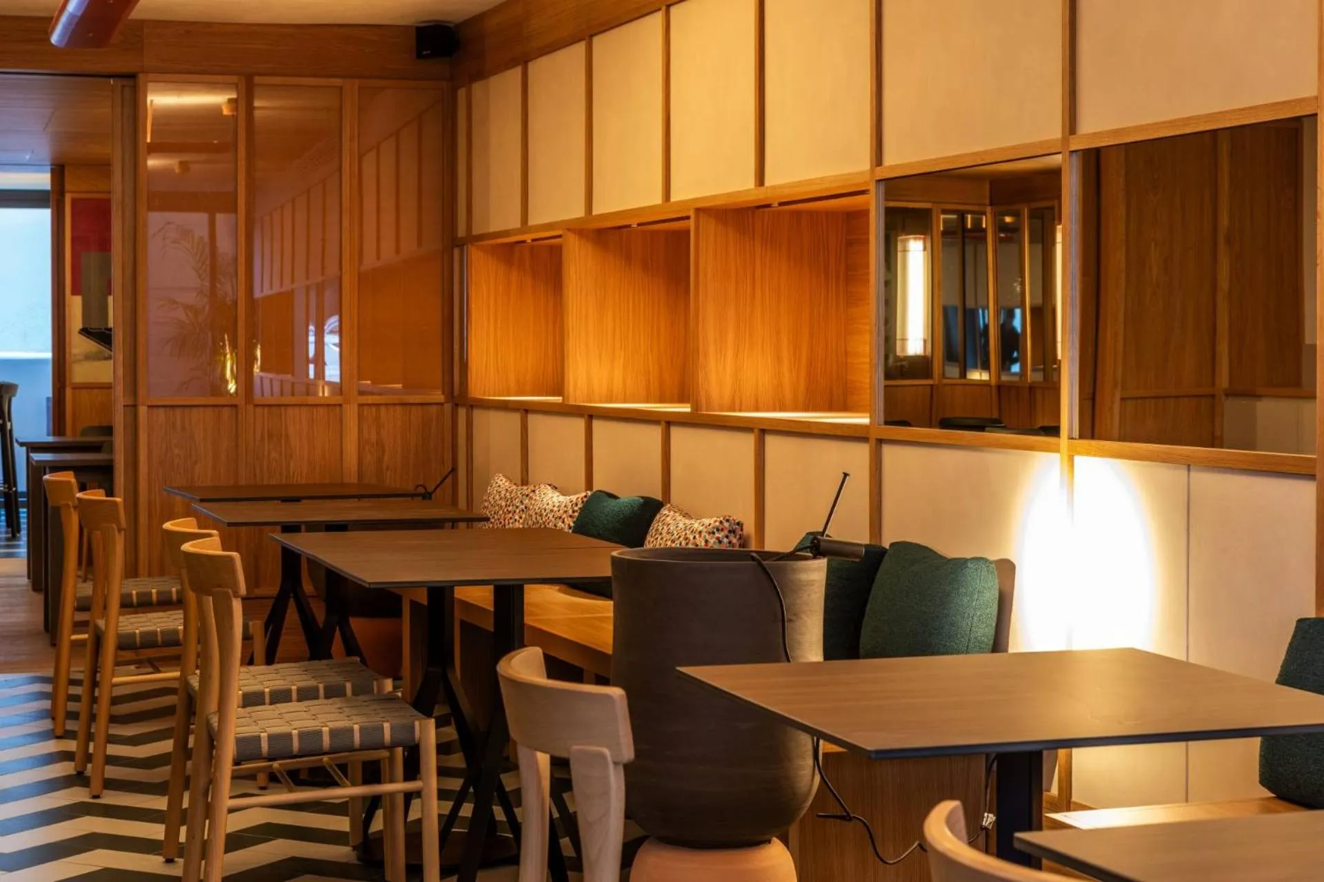 Dining area in Onix Fira