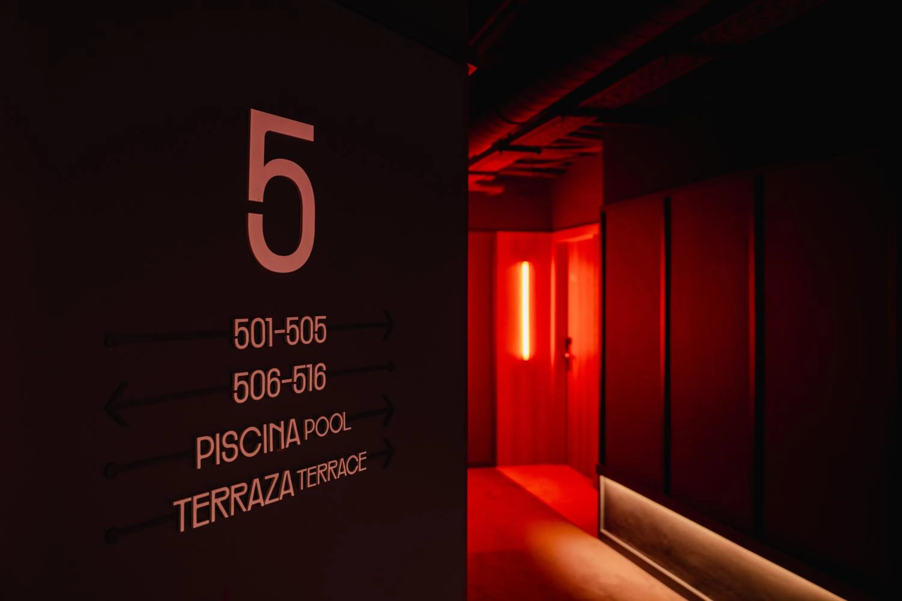 Decorative detail in Onix Fira