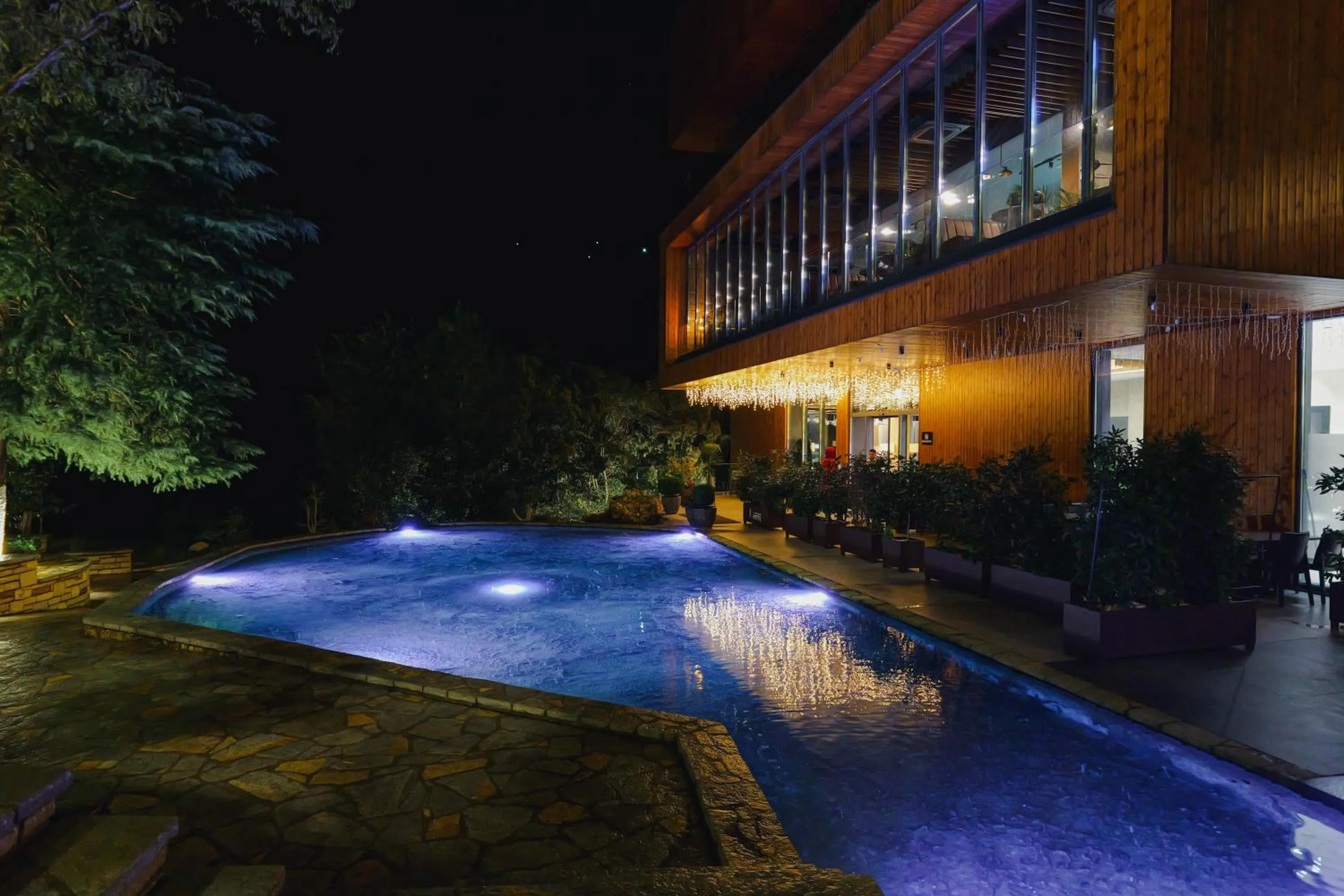 Property building in Hotel Uji Ftohte Tepelene