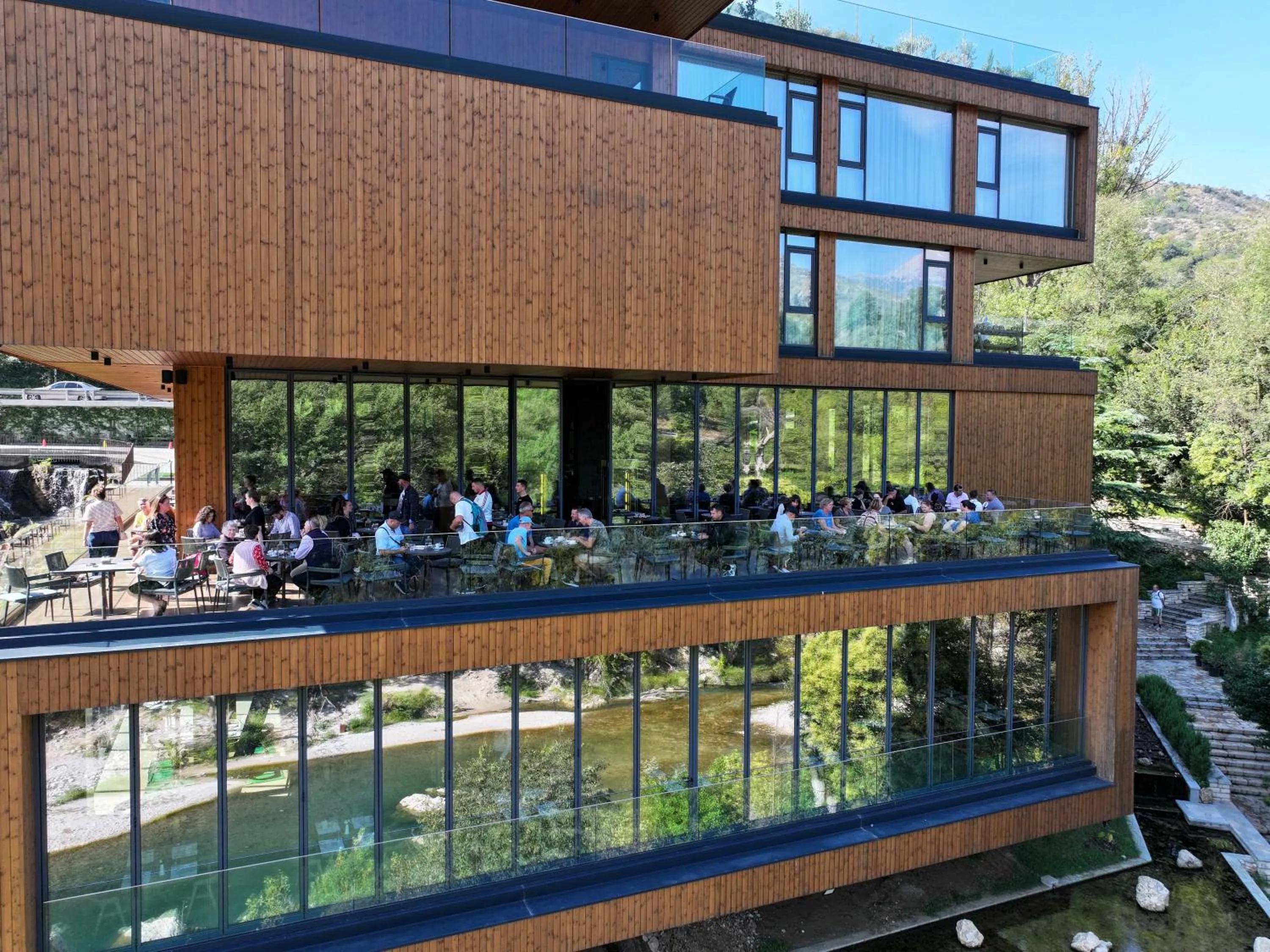 Property building in Hotel Uji Ftohte Tepelene