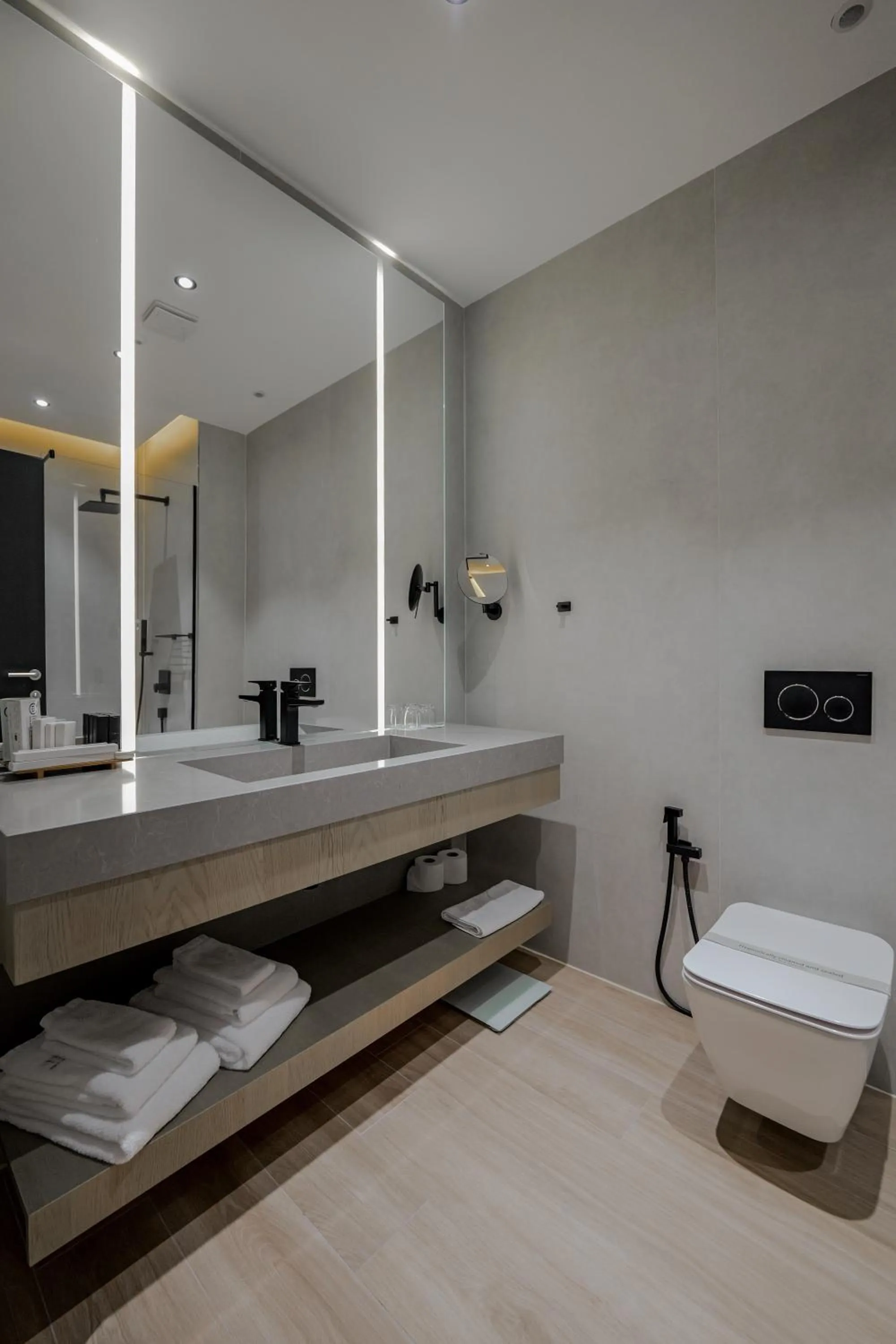 Toilet in Hotel Uji Ftohte Tepelene