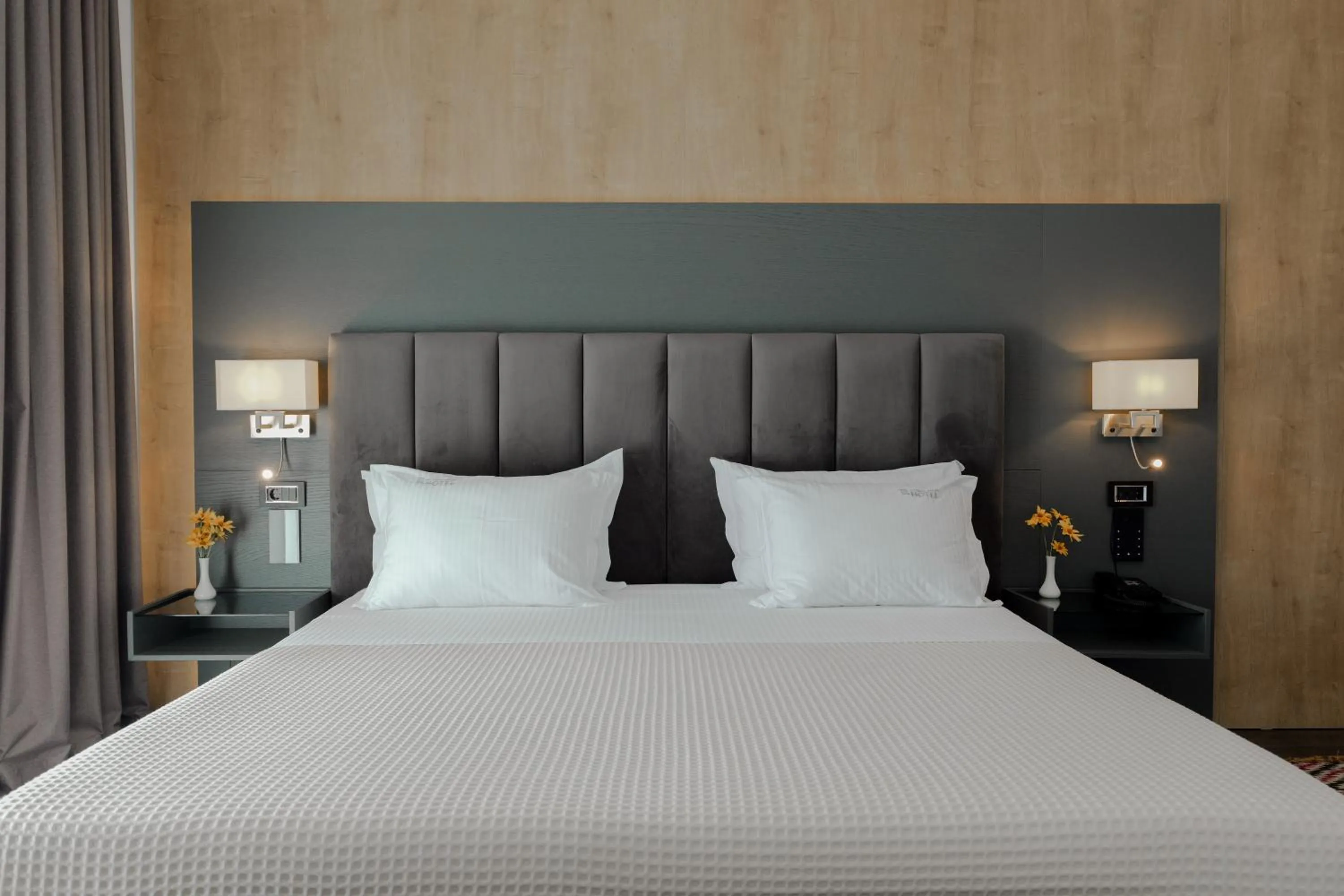 Bed in Hotel Uji Ftohte Tepelene