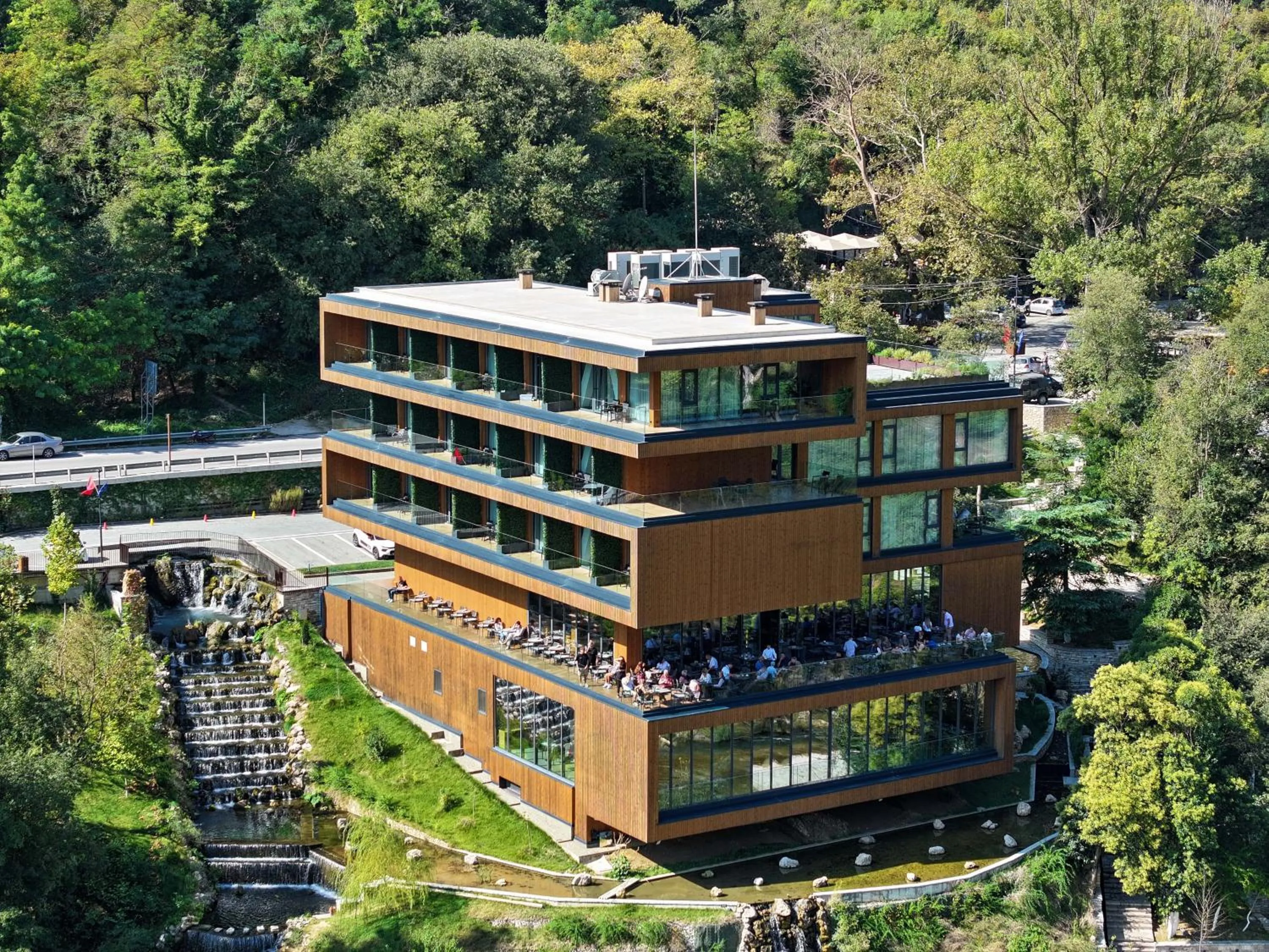 Property building in Hotel Uji Ftohte Tepelene