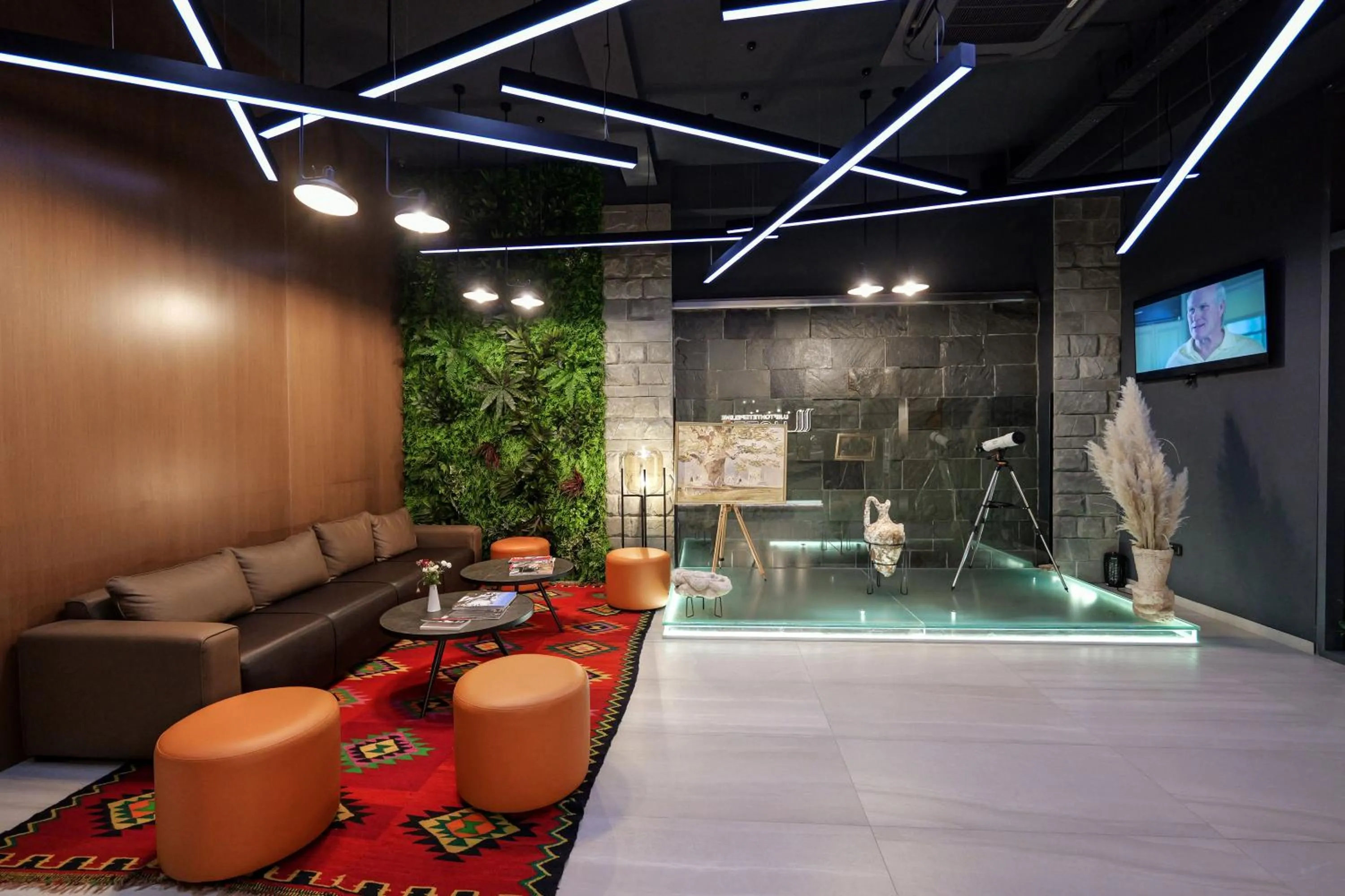 Seating area in Hotel Uji Ftohte Tepelene