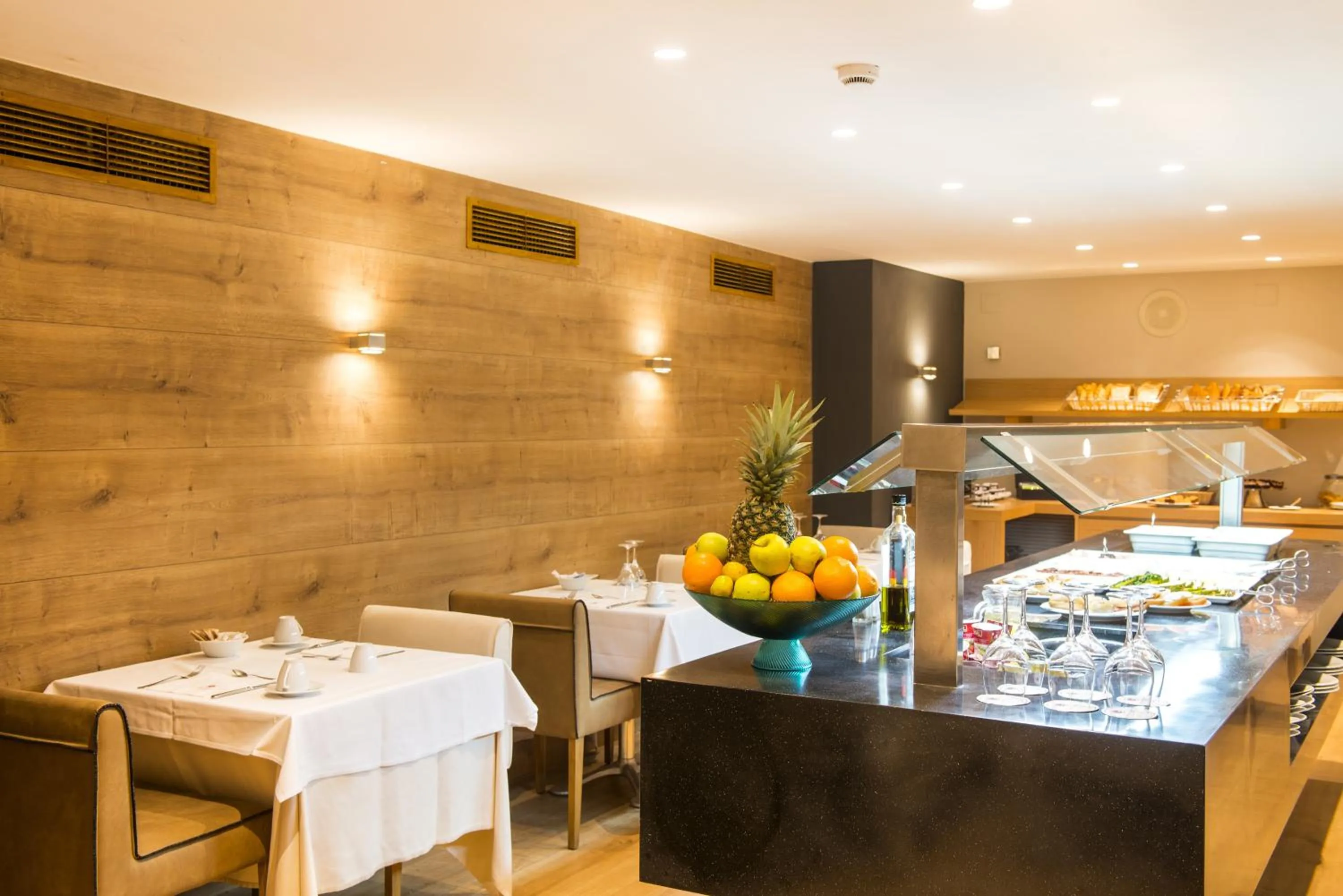 Restaurant/places to eat in Guitart Grand Passage