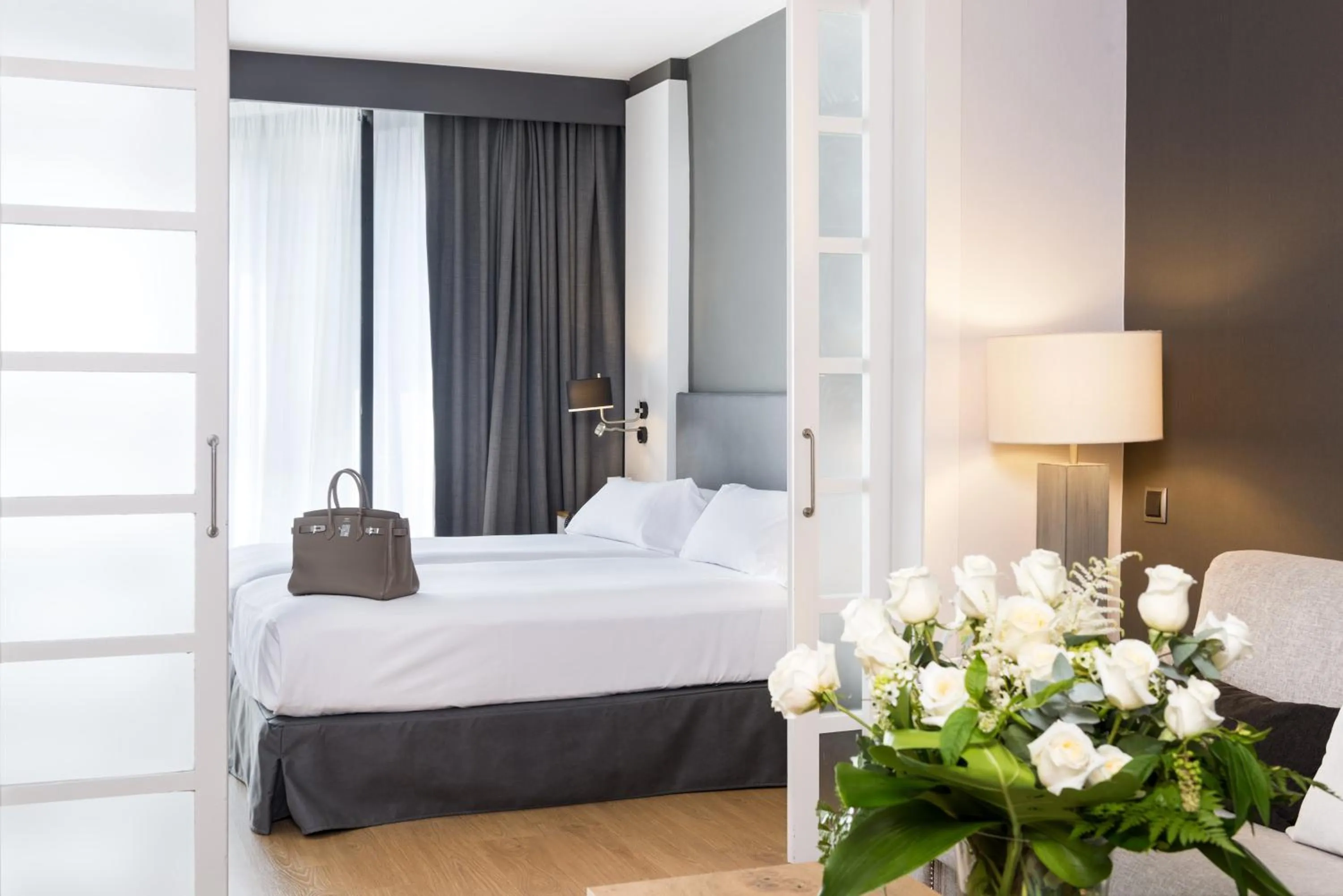 Photo of the whole room, Bed in Guitart Grand Passage