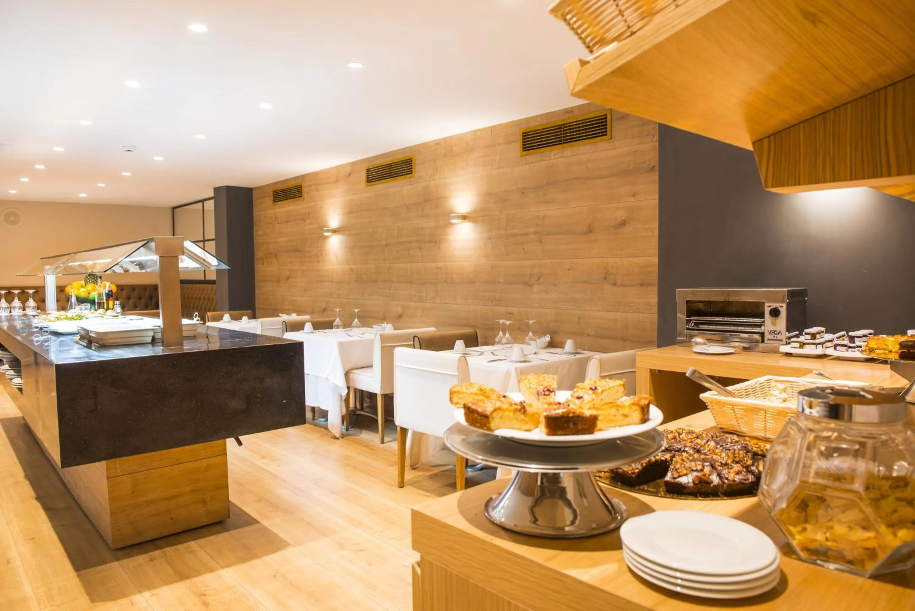 Restaurant/places to eat in Guitart Grand Passage