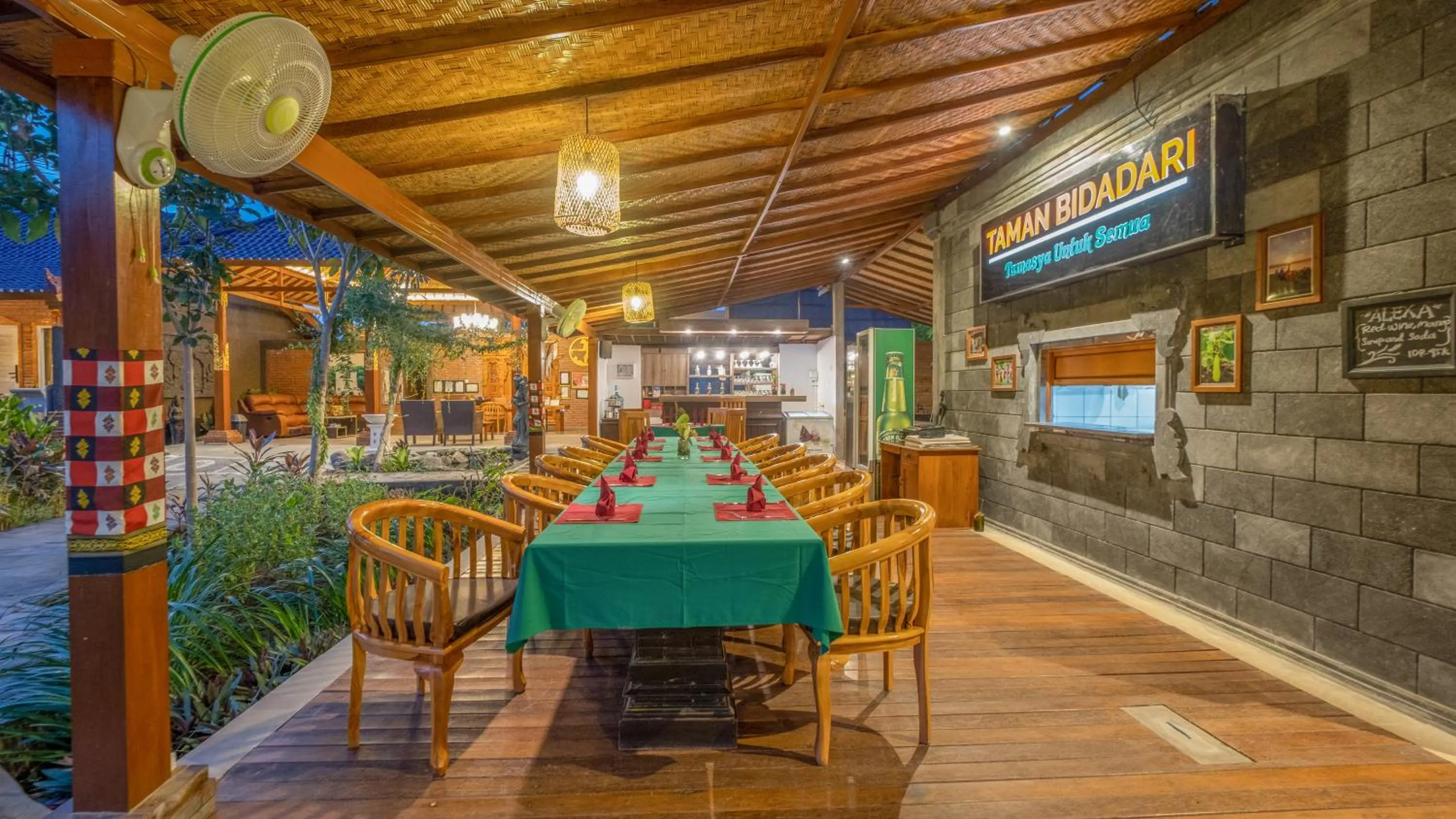 Restaurant/places to eat in Taman Bidadari Eco Wellness