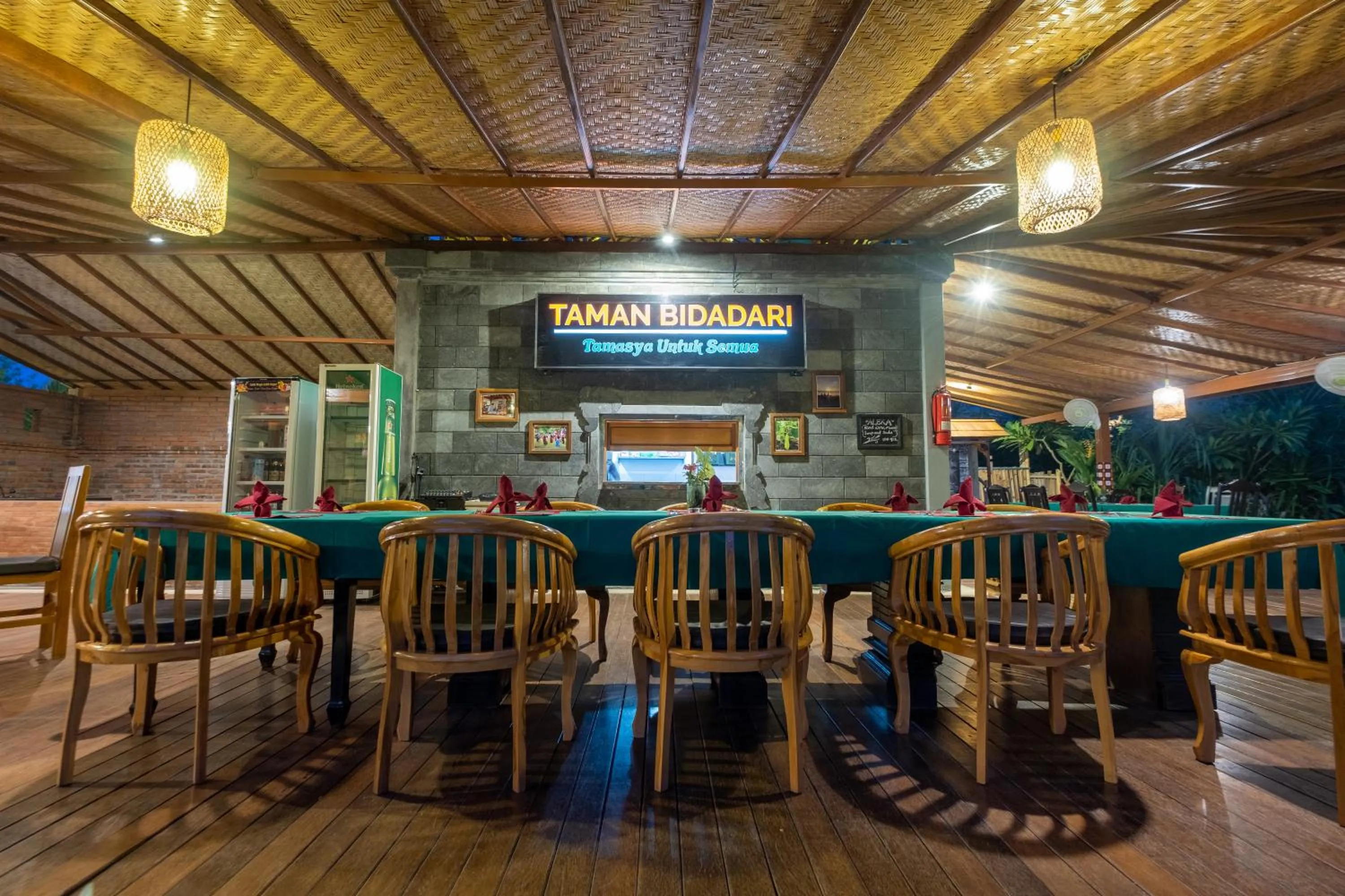 Restaurant/places to eat in Taman Bidadari Eco Wellness