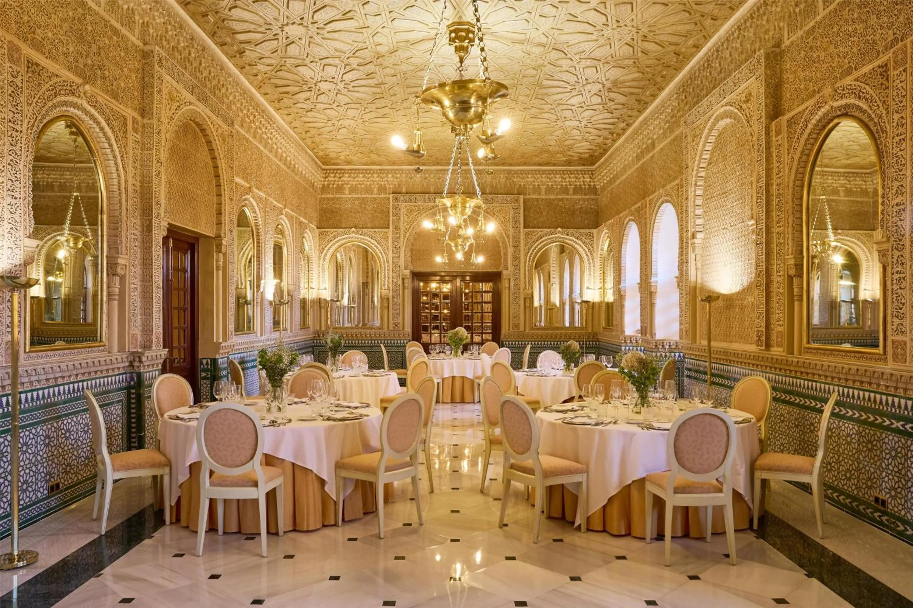 wedding in Alhambra Palace Hotel
