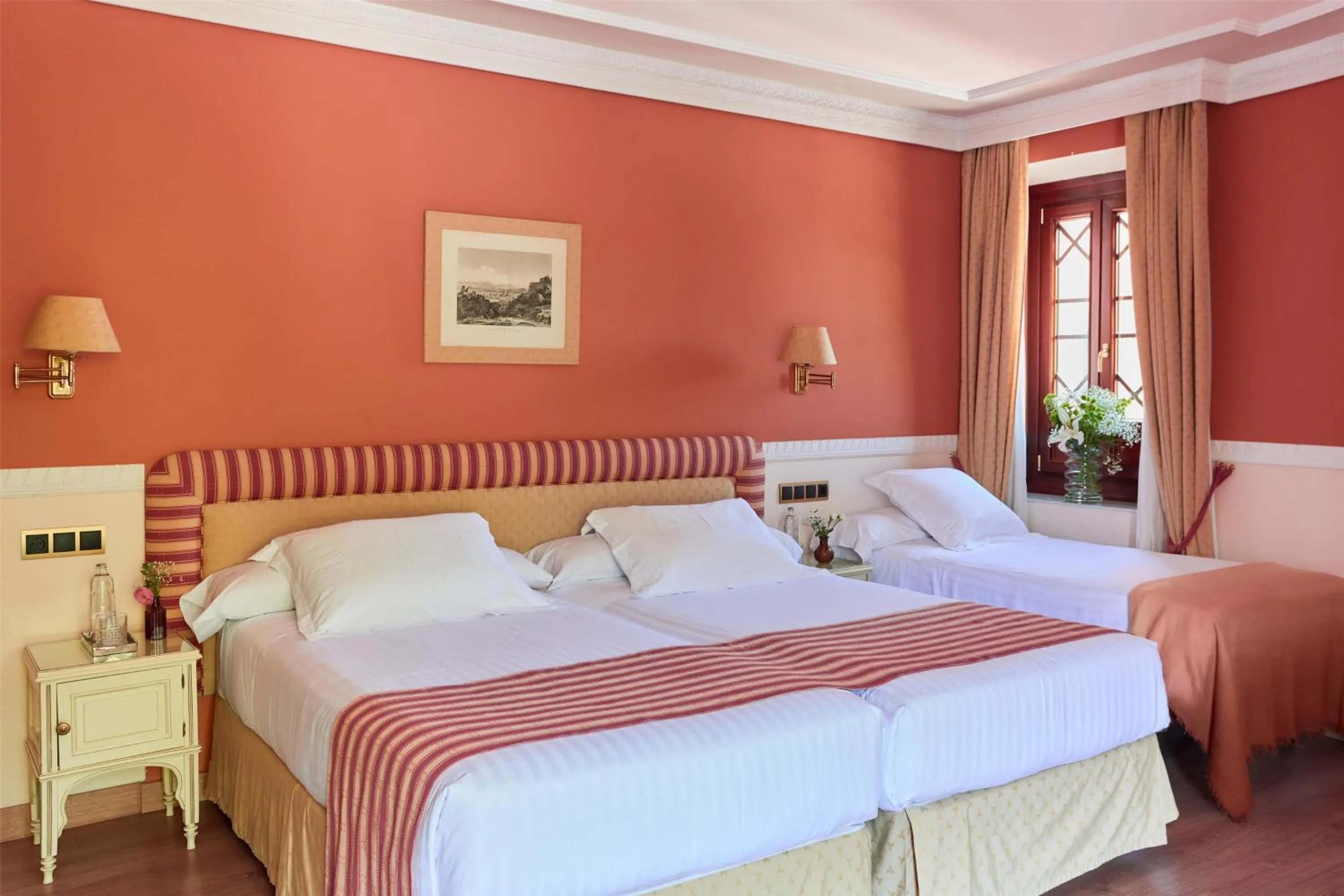 Bedroom, Bed in Alhambra Palace Hotel