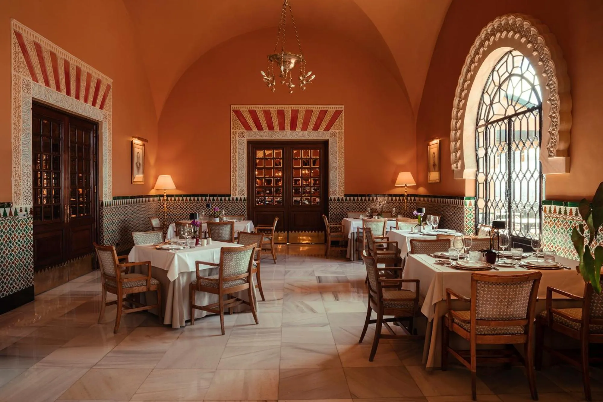 Area and facilities in Alhambra Palace Hotel