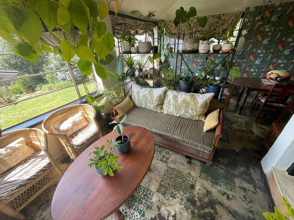 Living room in A Bird Cage Stay & Cottage