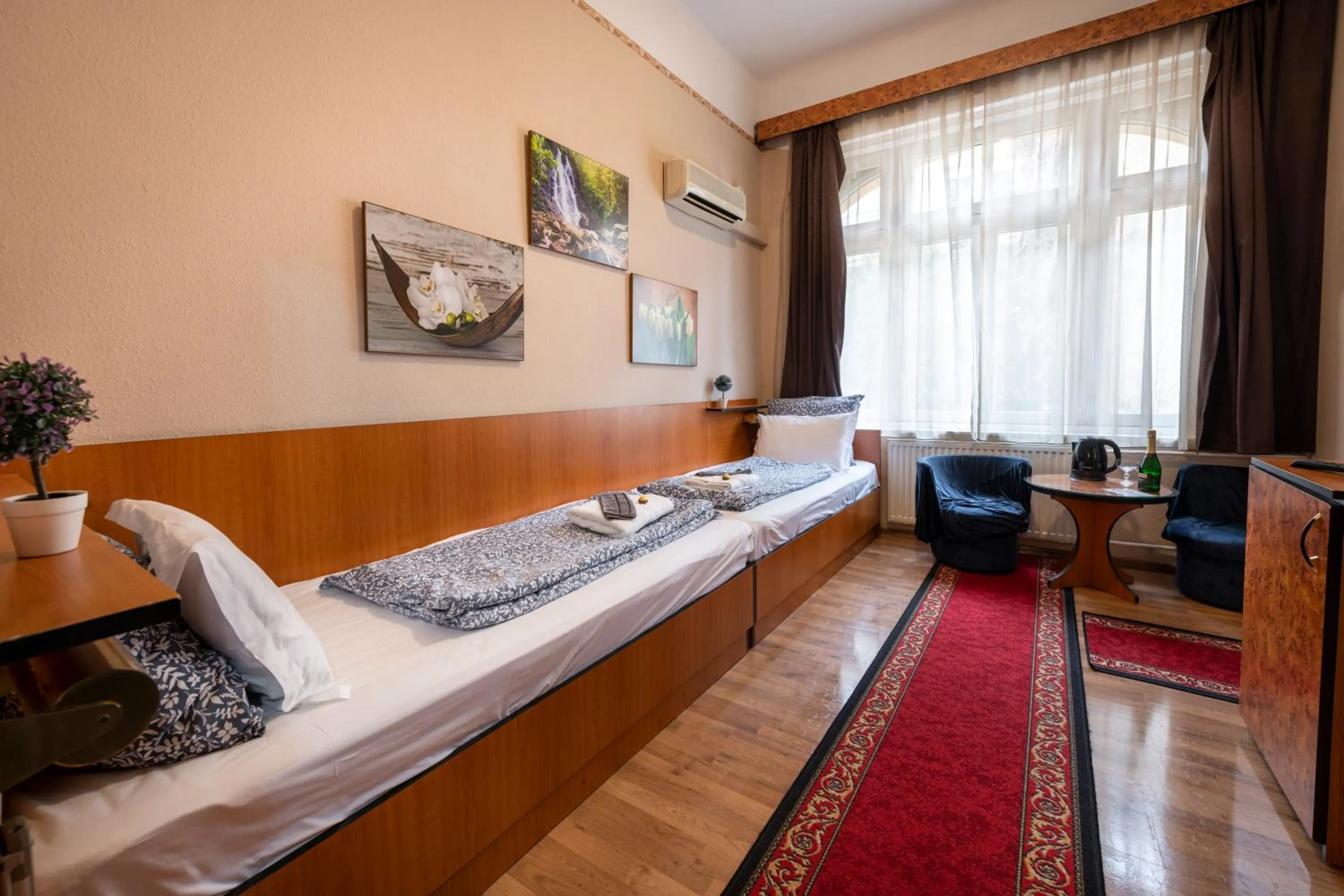 Photo of the whole room in Hotel Kristal Gellért Hill