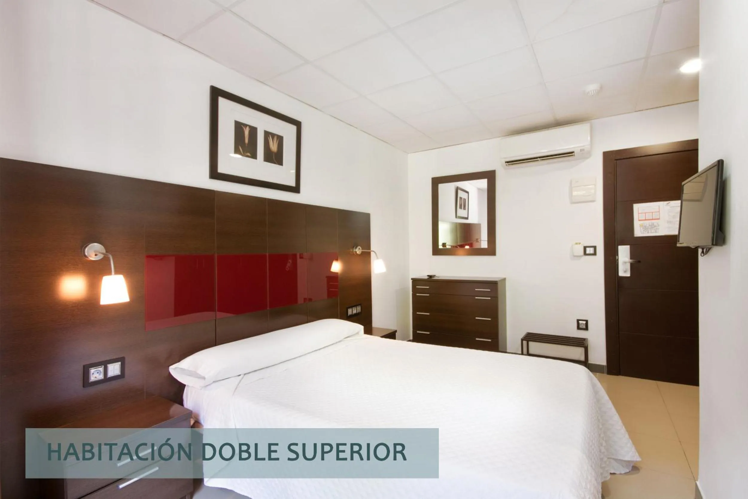 Photo of the whole room, Bed in Atenas Granada