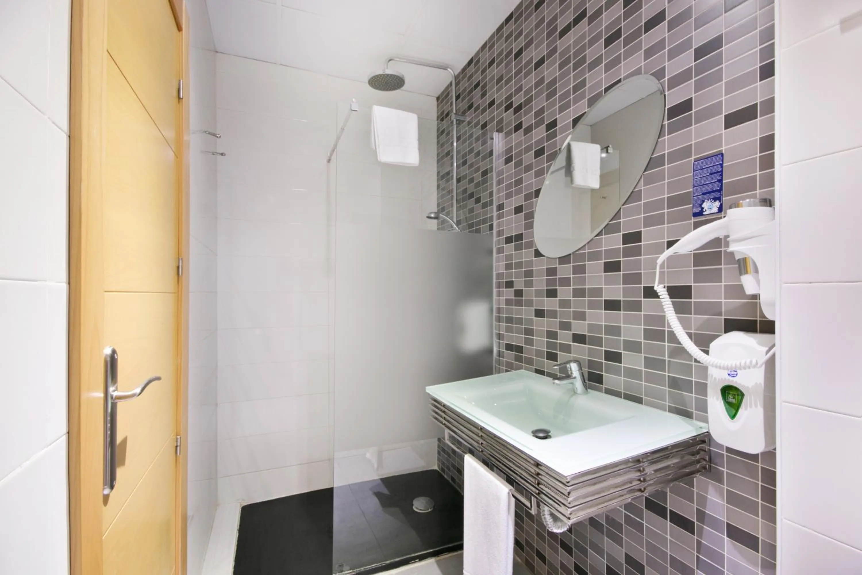 Bathroom in Atenas Granada